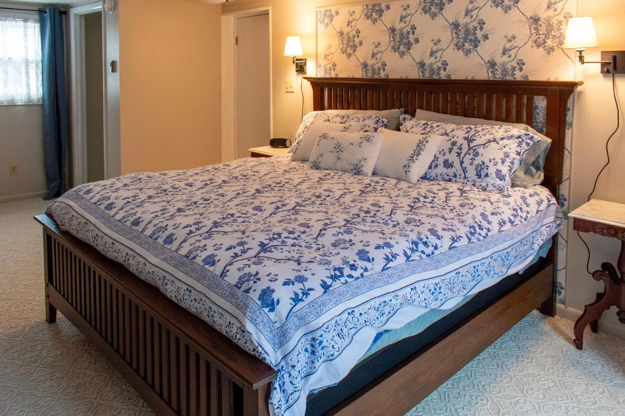 Bedroom, Bed in Hudson Manor Bed & Breakfast