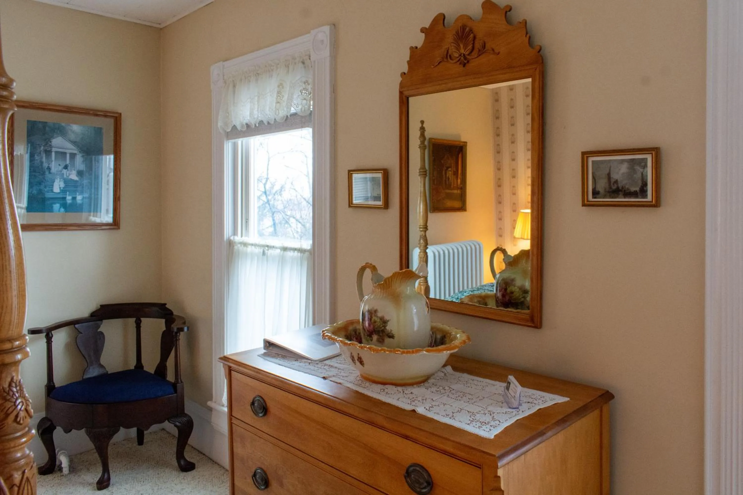 Photo of the whole room in Hudson Manor Bed & Breakfast