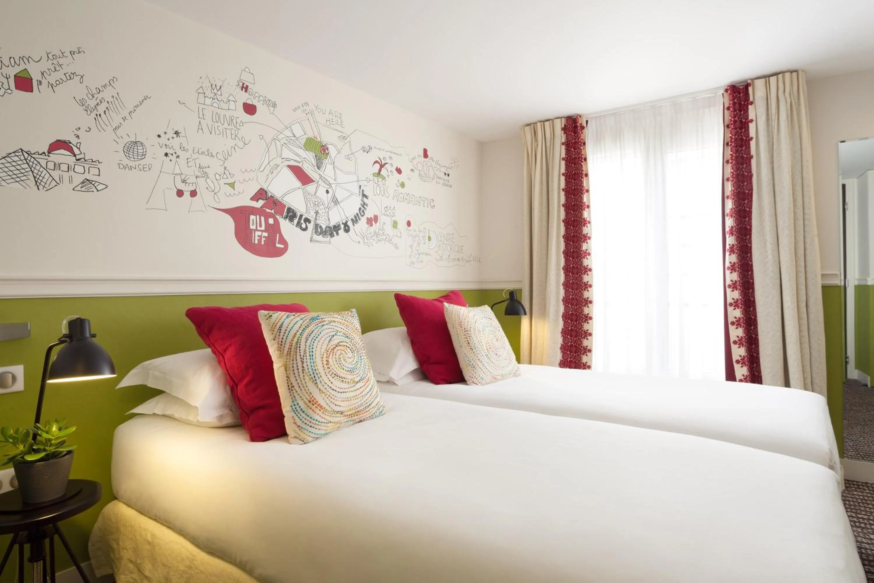 Bed in Hôtel des 3 Poussins