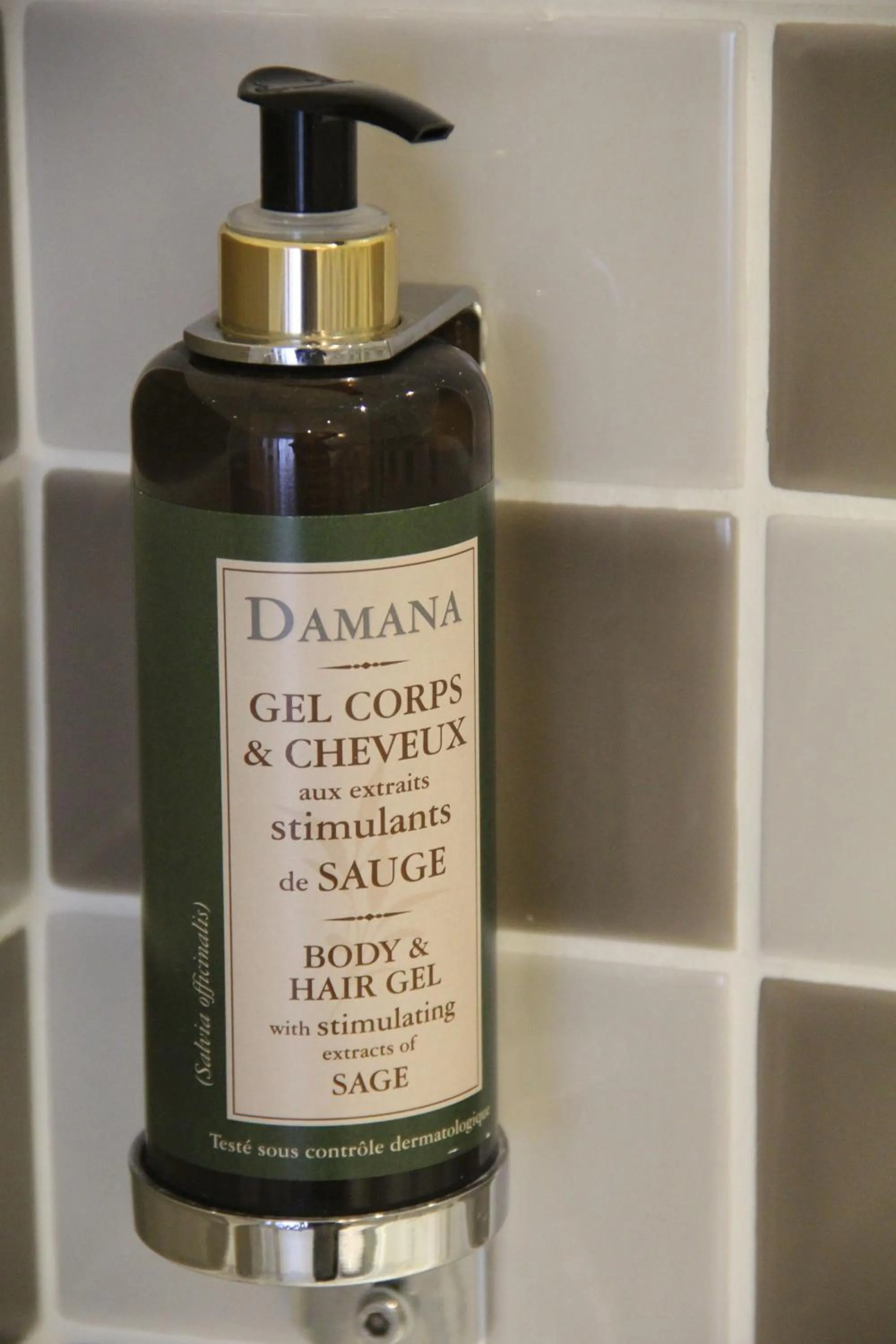 Decorative detail in Hôtel des 3 Poussins