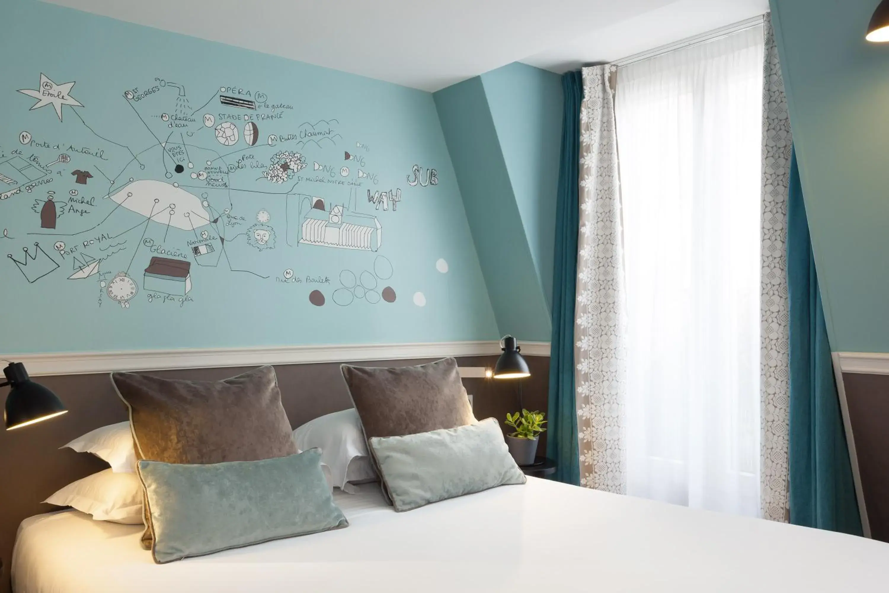 Bed in Hôtel des 3 Poussins Bed in Hôtel des 3 Poussins