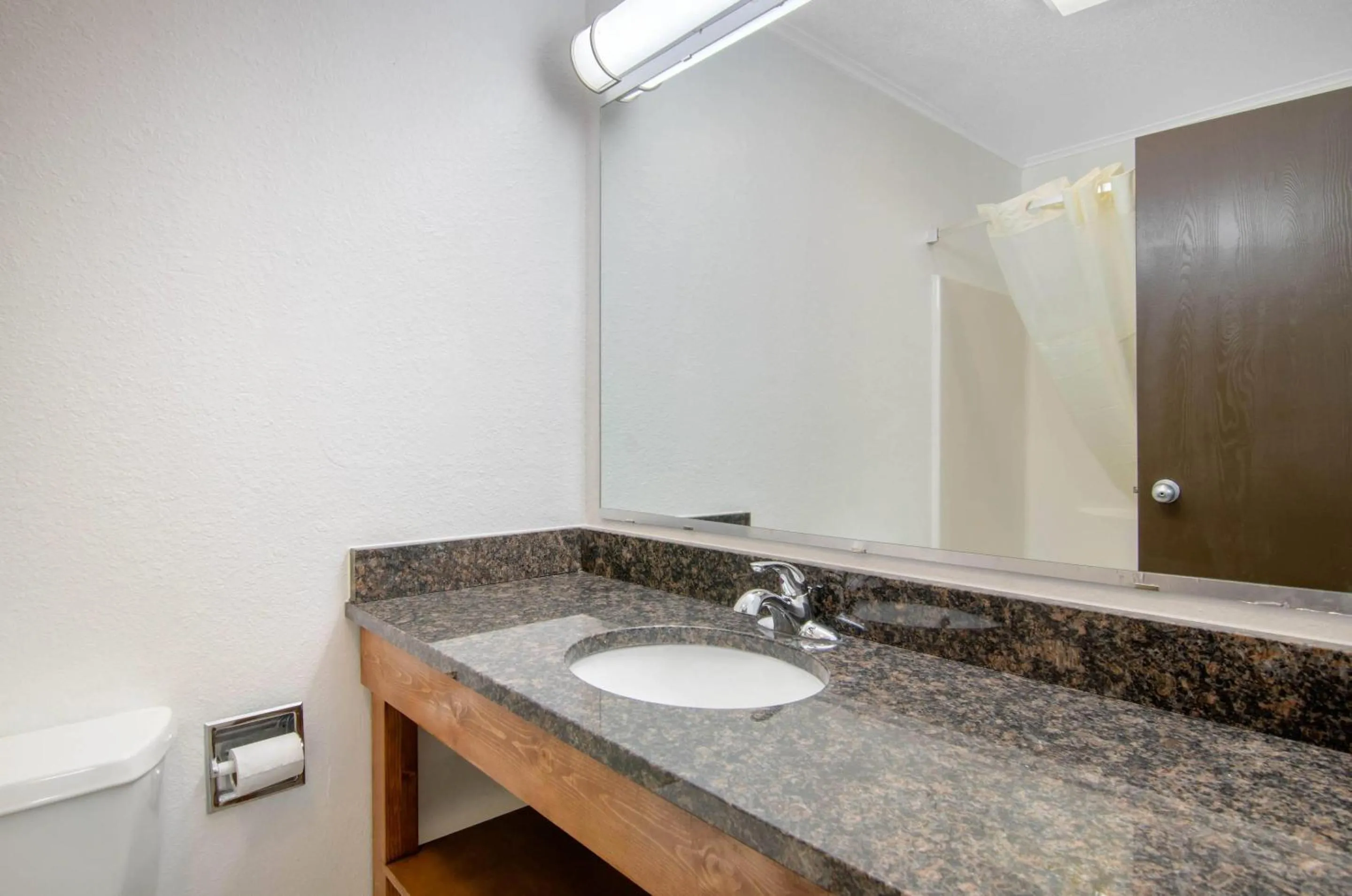 Bedroom in Quality Inn