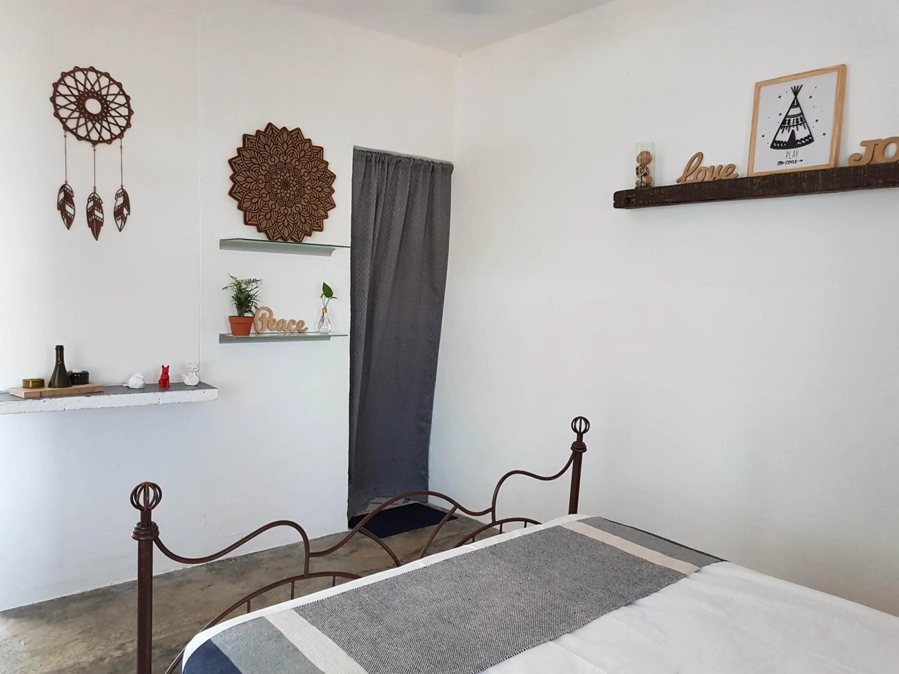 Facade/entrance, Bed in El Búho Bacalar Eco-Cabañas Hostal