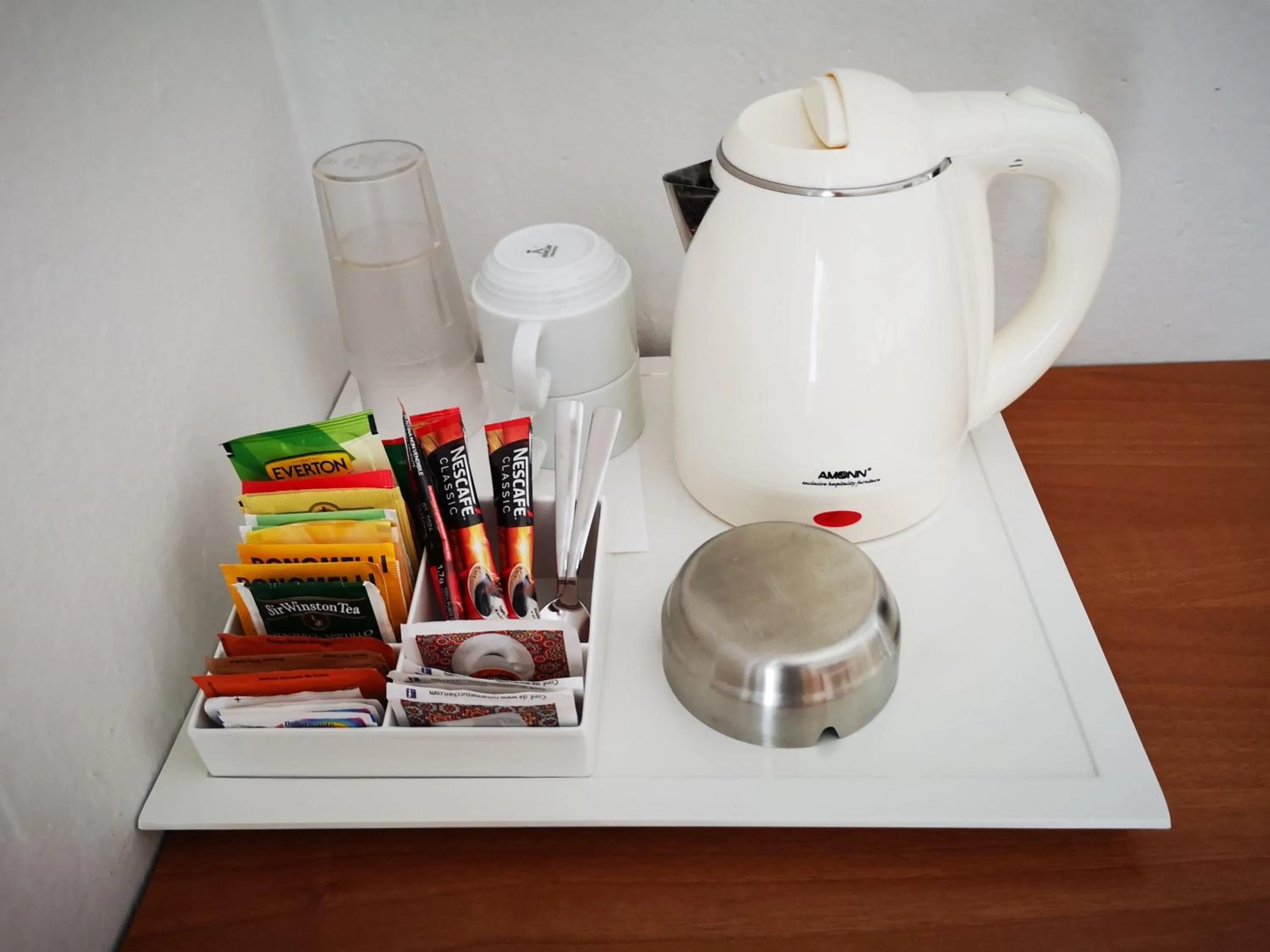 Coffee/tea facilities in Alessio Camere