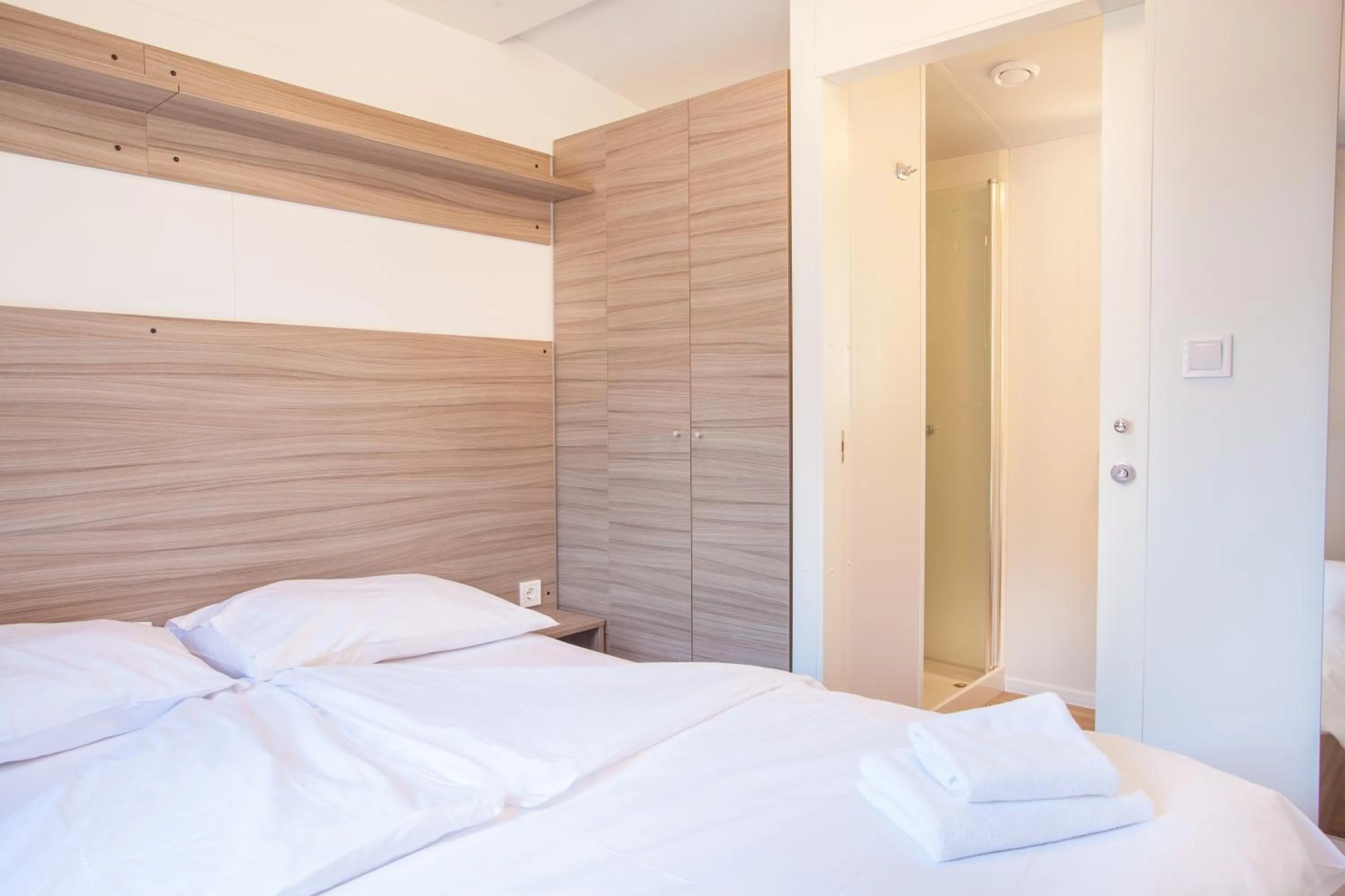 Bedroom, Bed in Mobile Homes Lopari