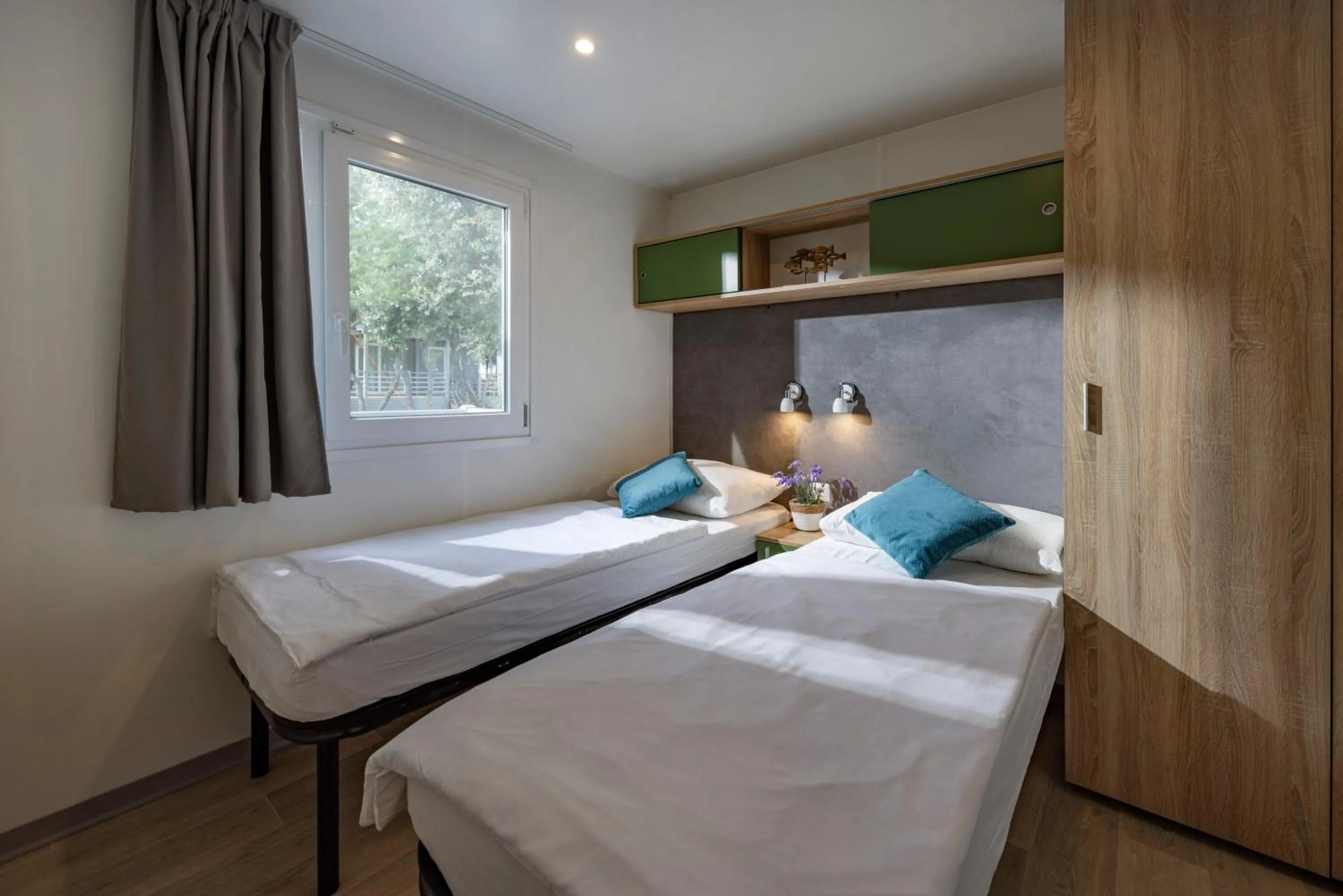 Bedroom, Bed in Mobile Homes Lopari