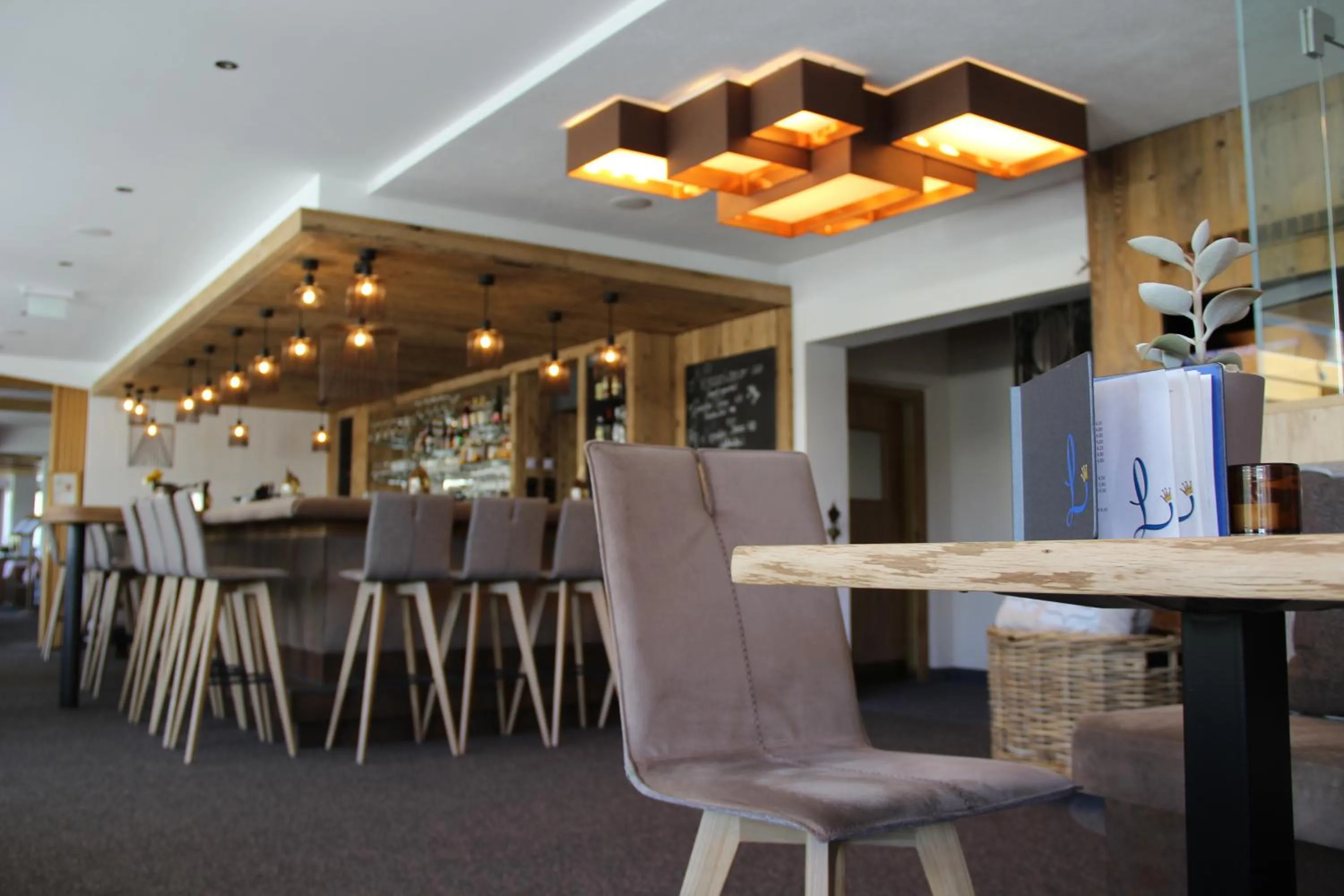 Lounge or bar in Alpenhotel Laurin