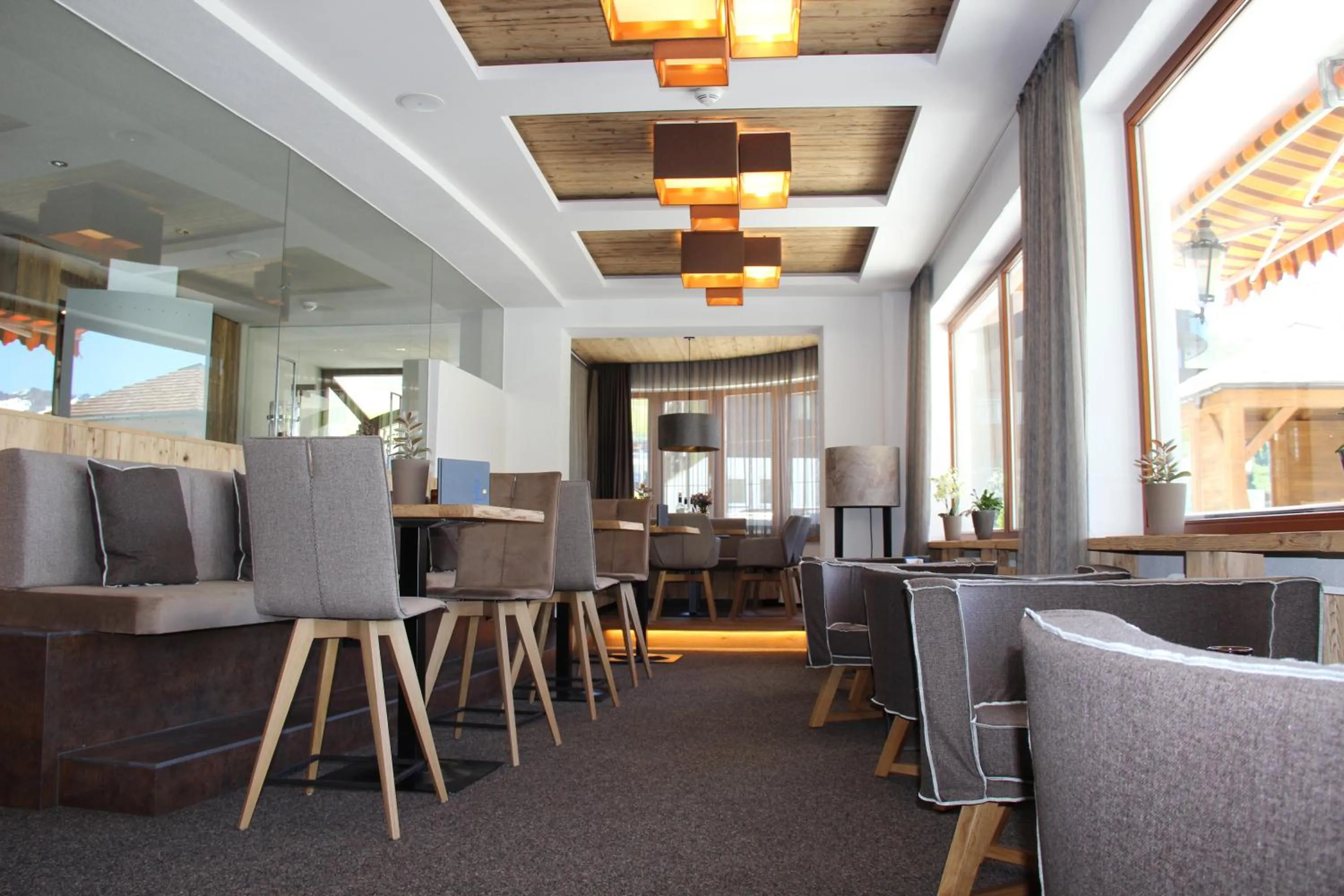 Lounge or bar in Alpenhotel Laurin