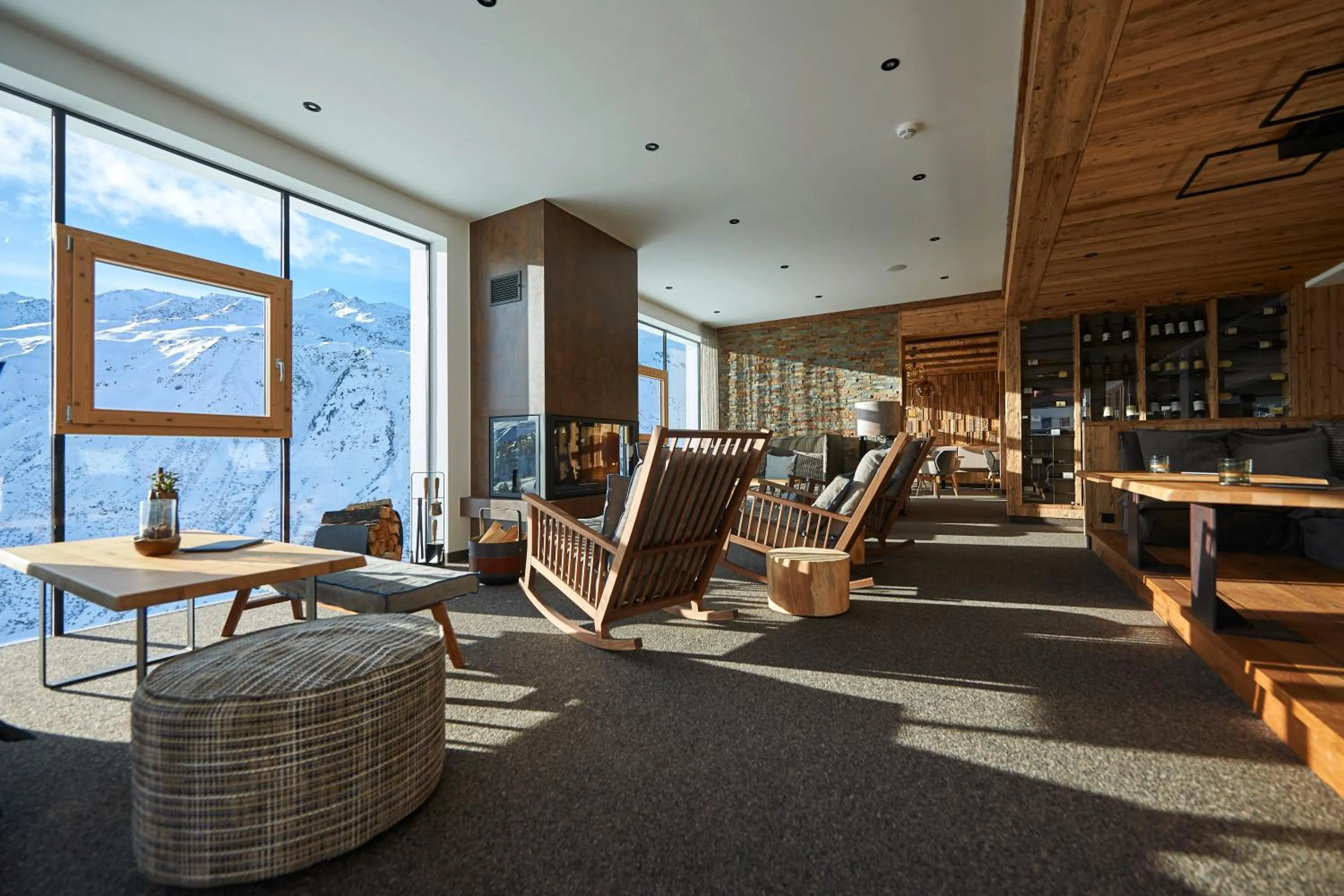 Lounge or bar in Alpenhotel Laurin