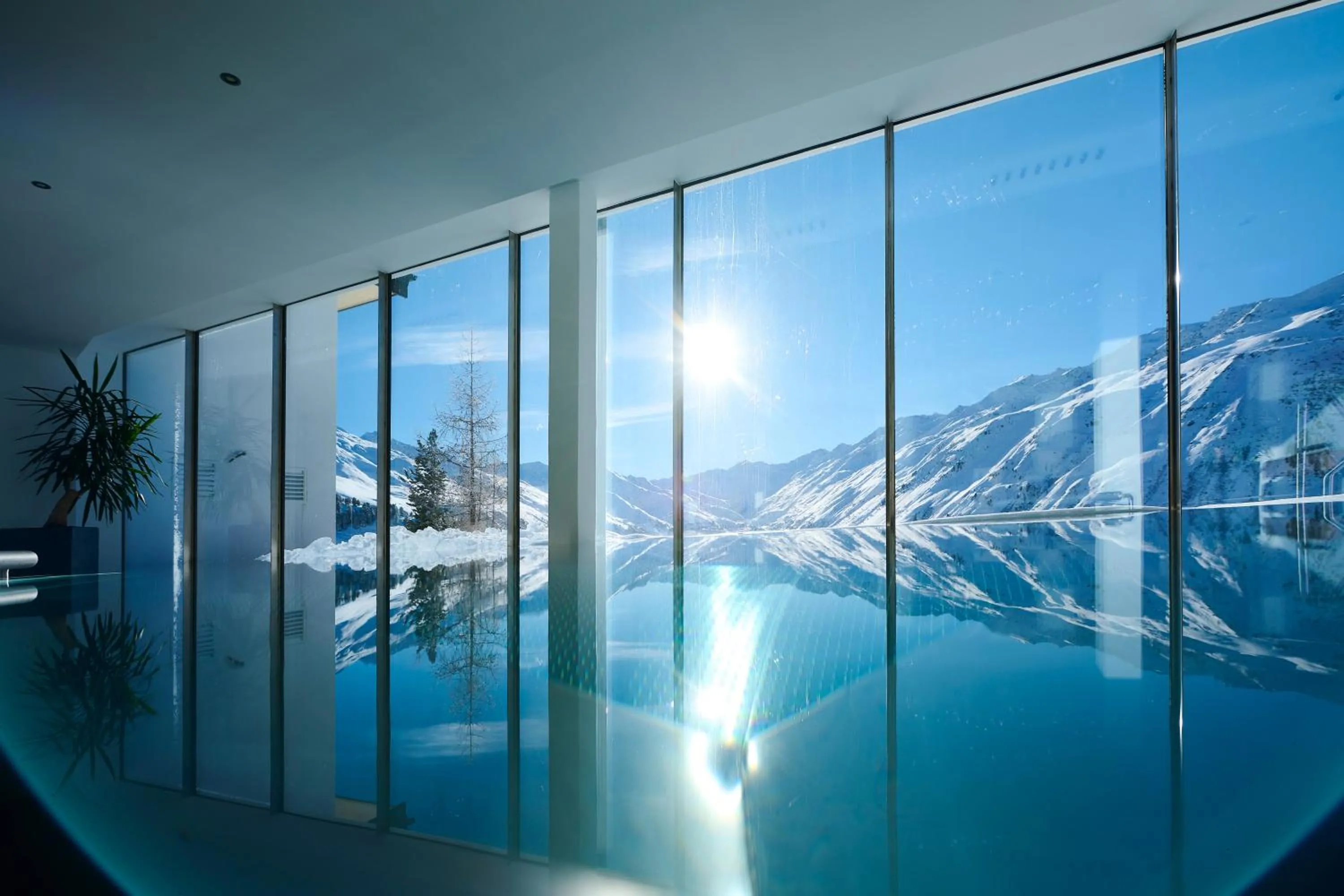 Swimming pool in Alpenhotel Laurin