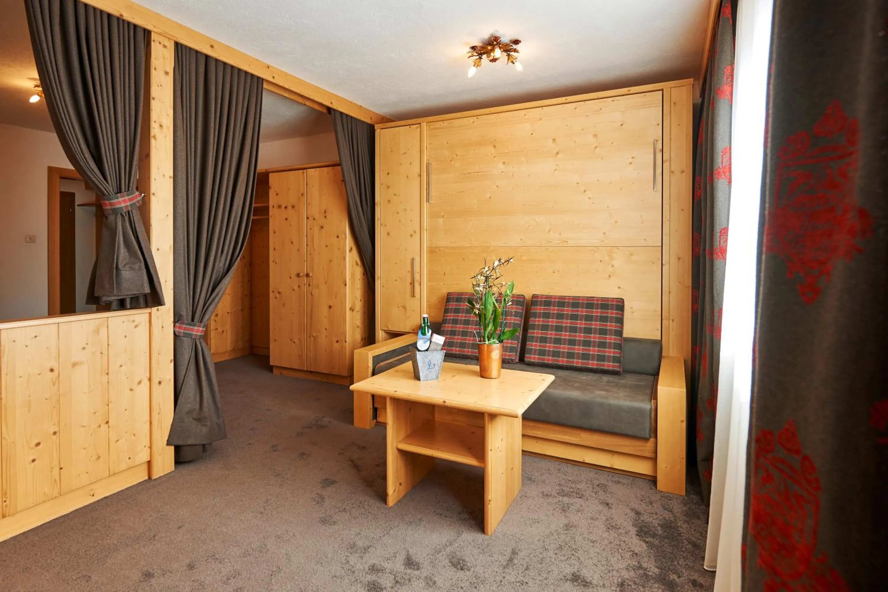 Decorative detail in Alpenhotel Laurin