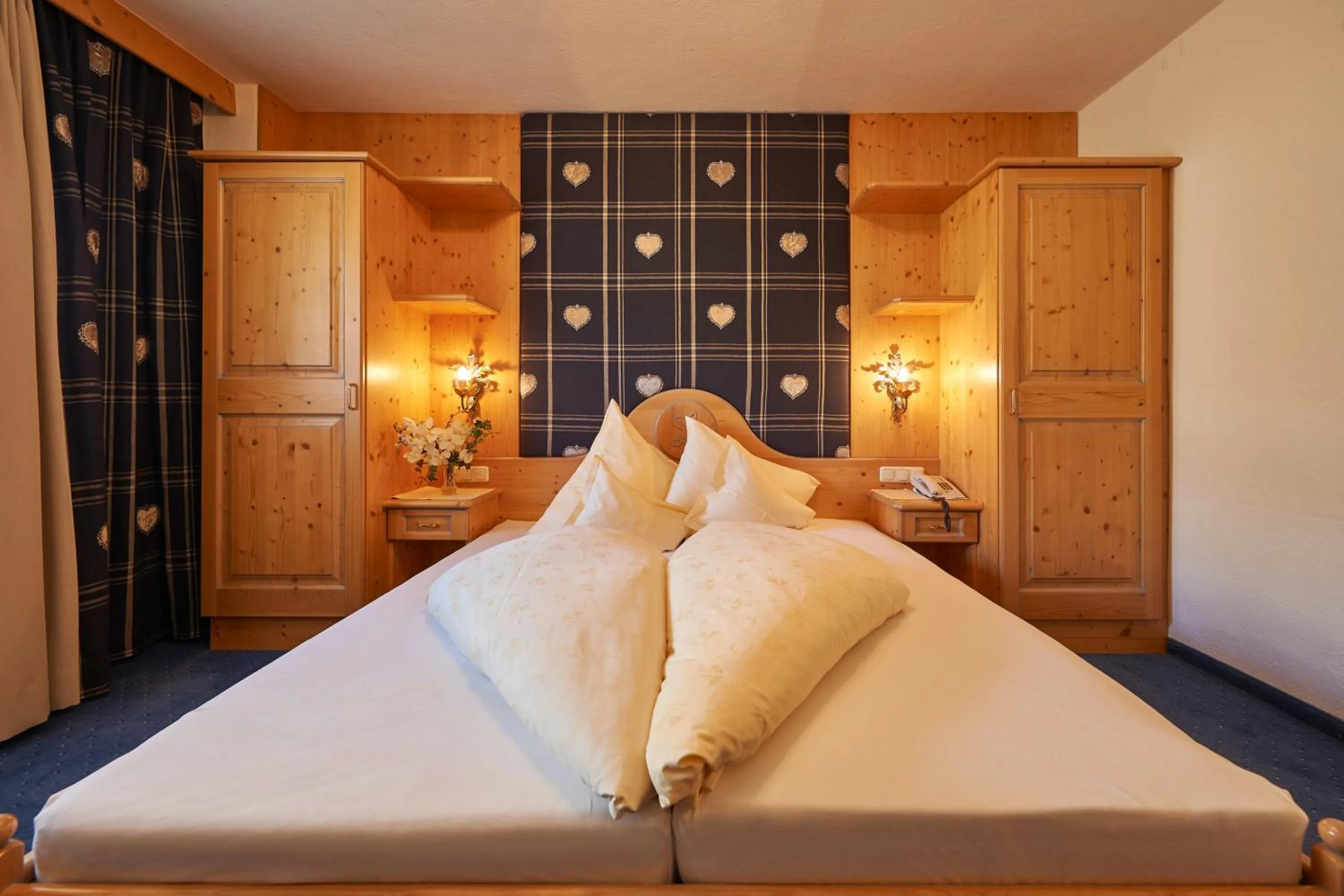 Bed in Alpenhotel Laurin