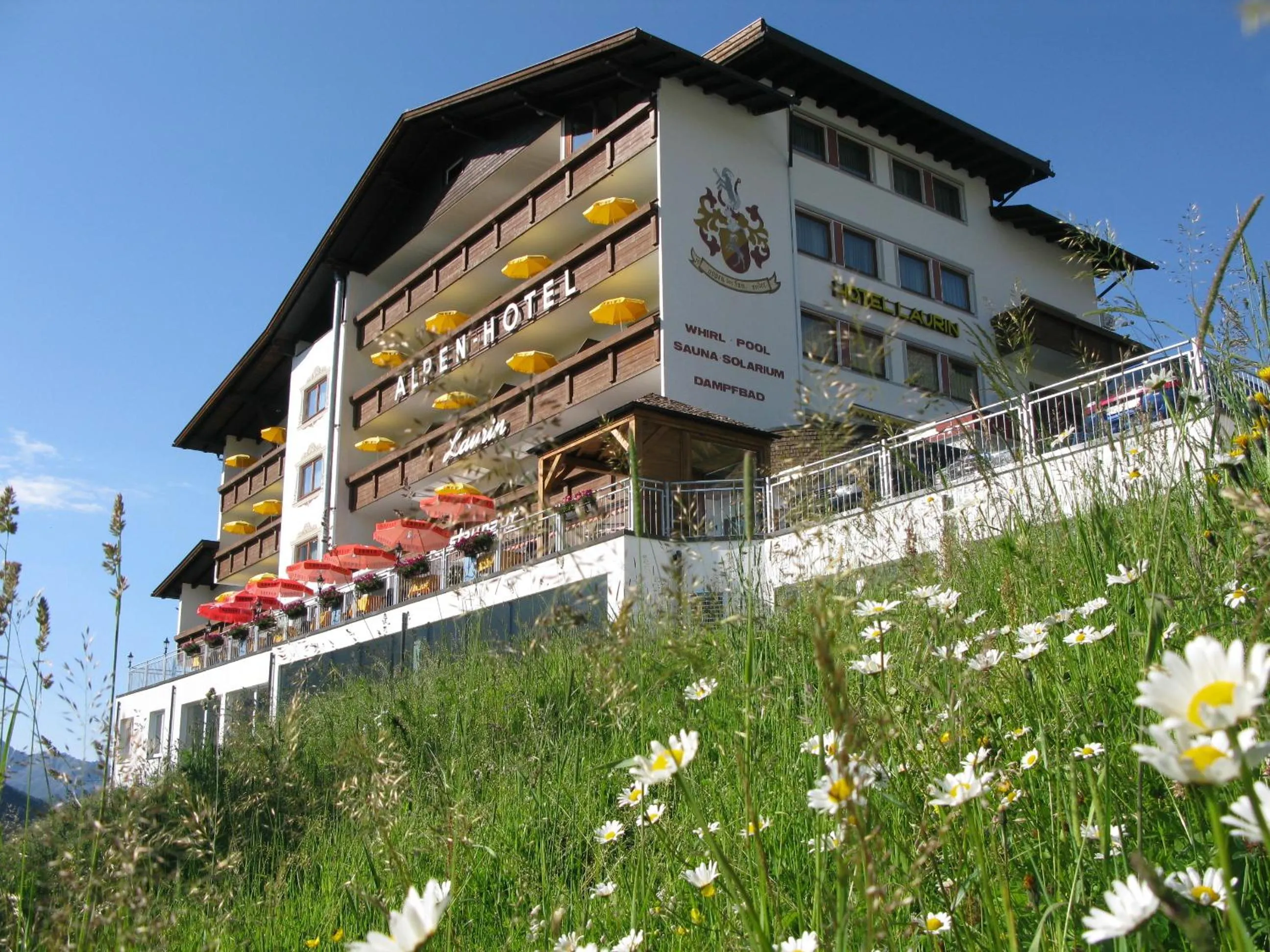 Facade/entrance in Alpenhotel Laurin