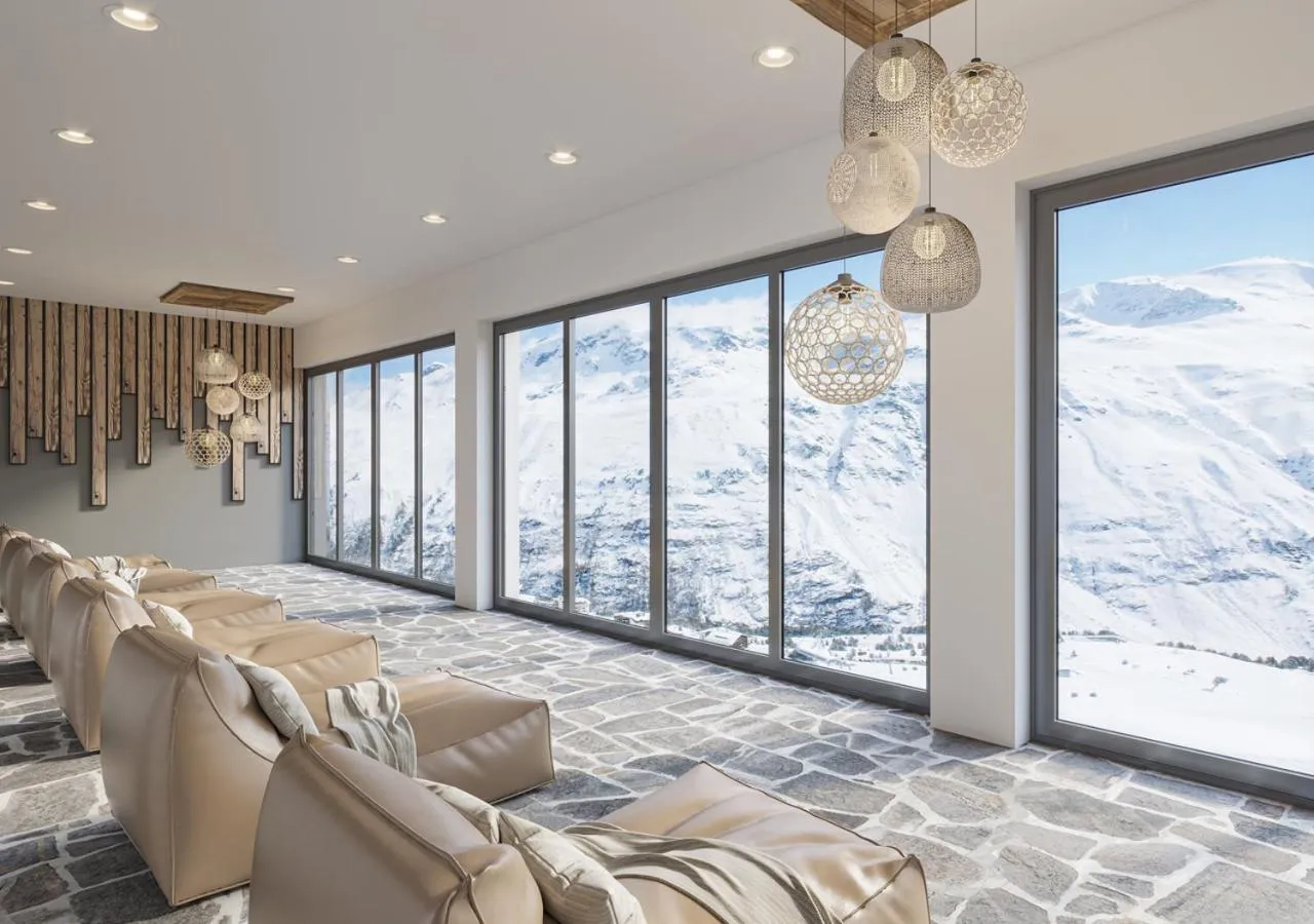 Swimming pool in Alpenhotel Laurin