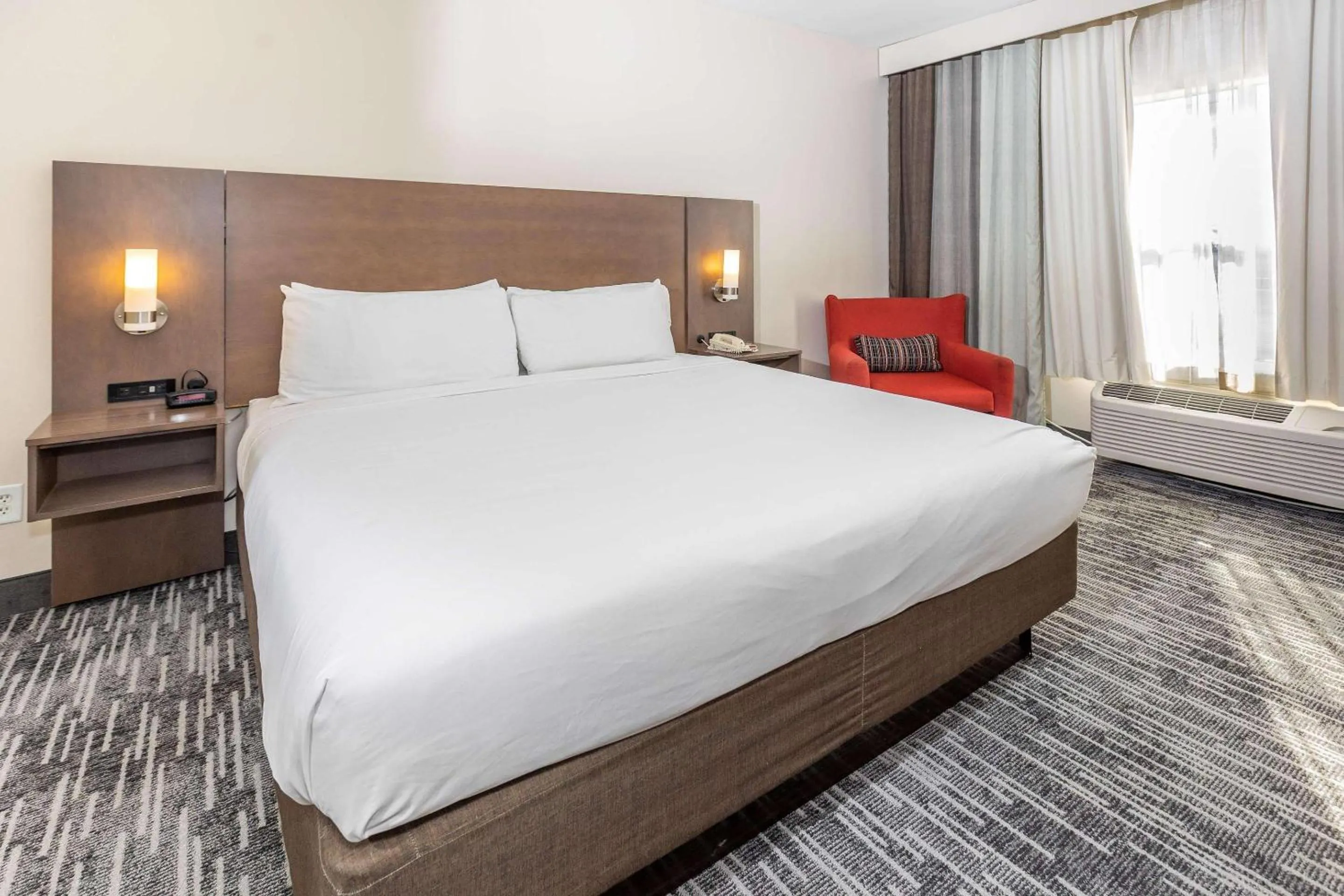Bedroom, Bed in Country Inn & Suites by Radisson, Smyrna - Atlanta Northwest