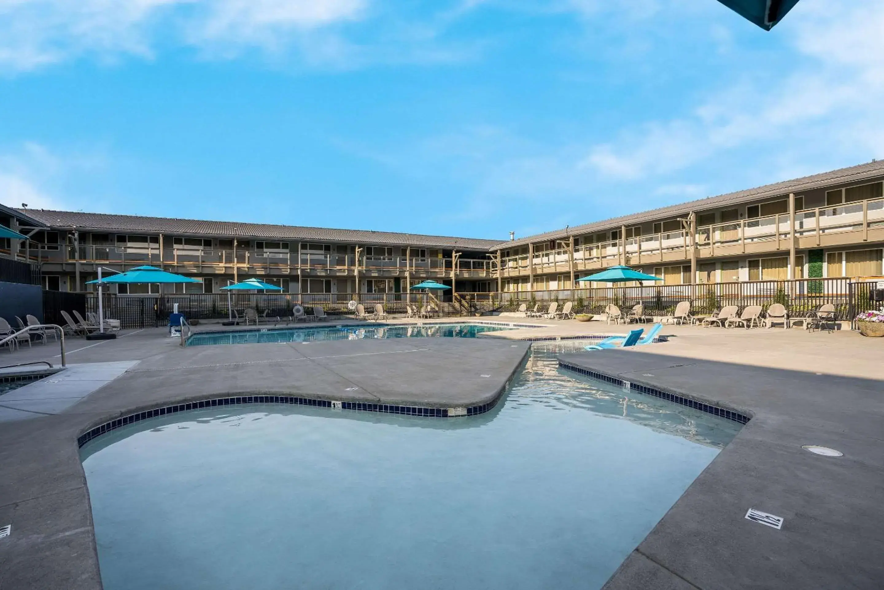 Swimming pool in Richland Riverfront Hotel, an Ascend Collection Hotel Swimming pool in Richland Riverfront Hotel, an Ascend Collection Hotel
