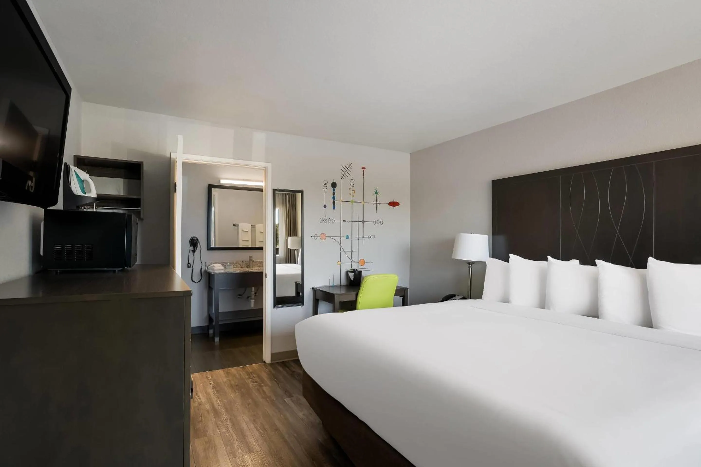 Bedroom, Bed in Richland Riverfront Hotel, an Ascend Collection Hotel