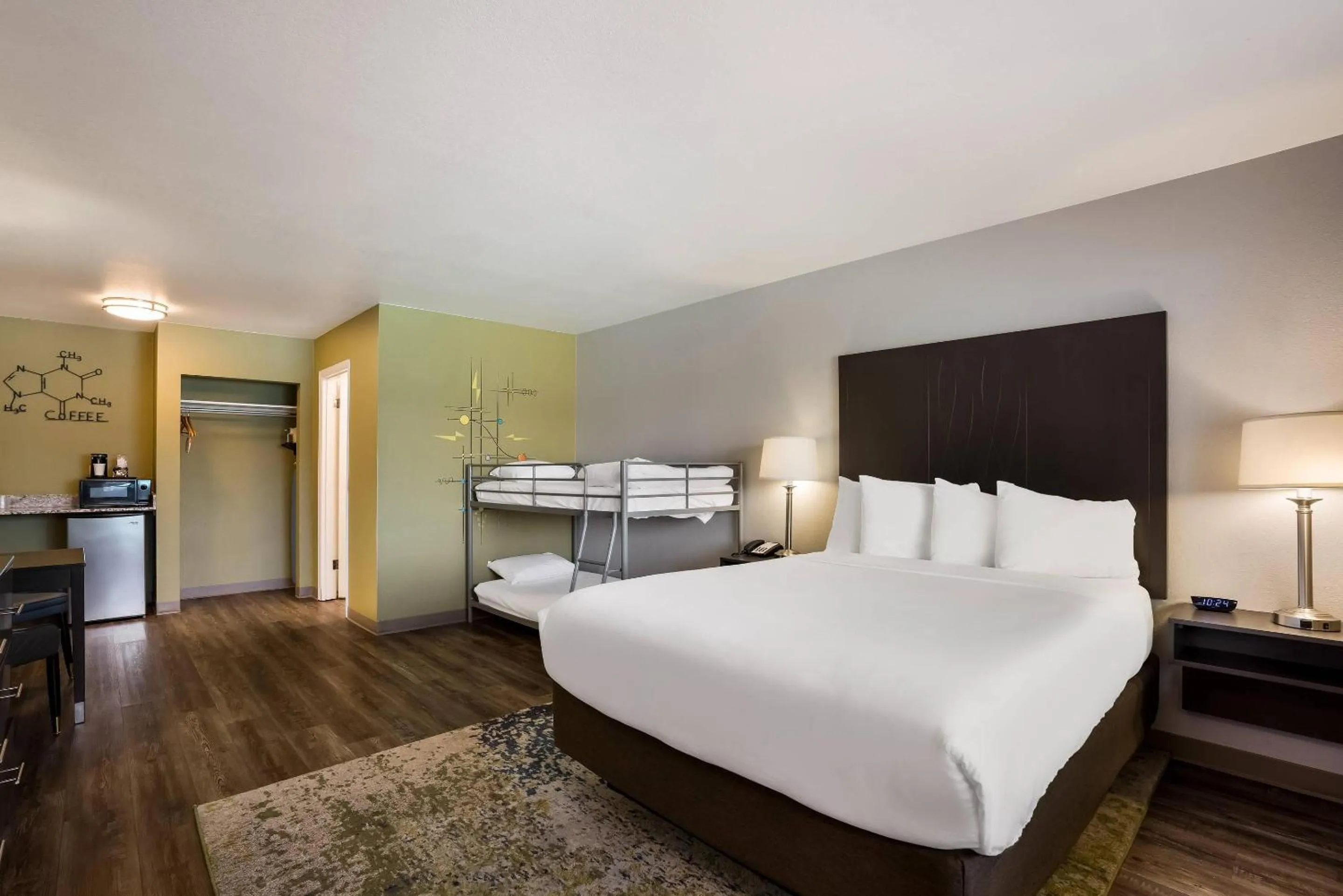 Bedroom, Bed in Richland Riverfront Hotel, an Ascend Collection Hotel