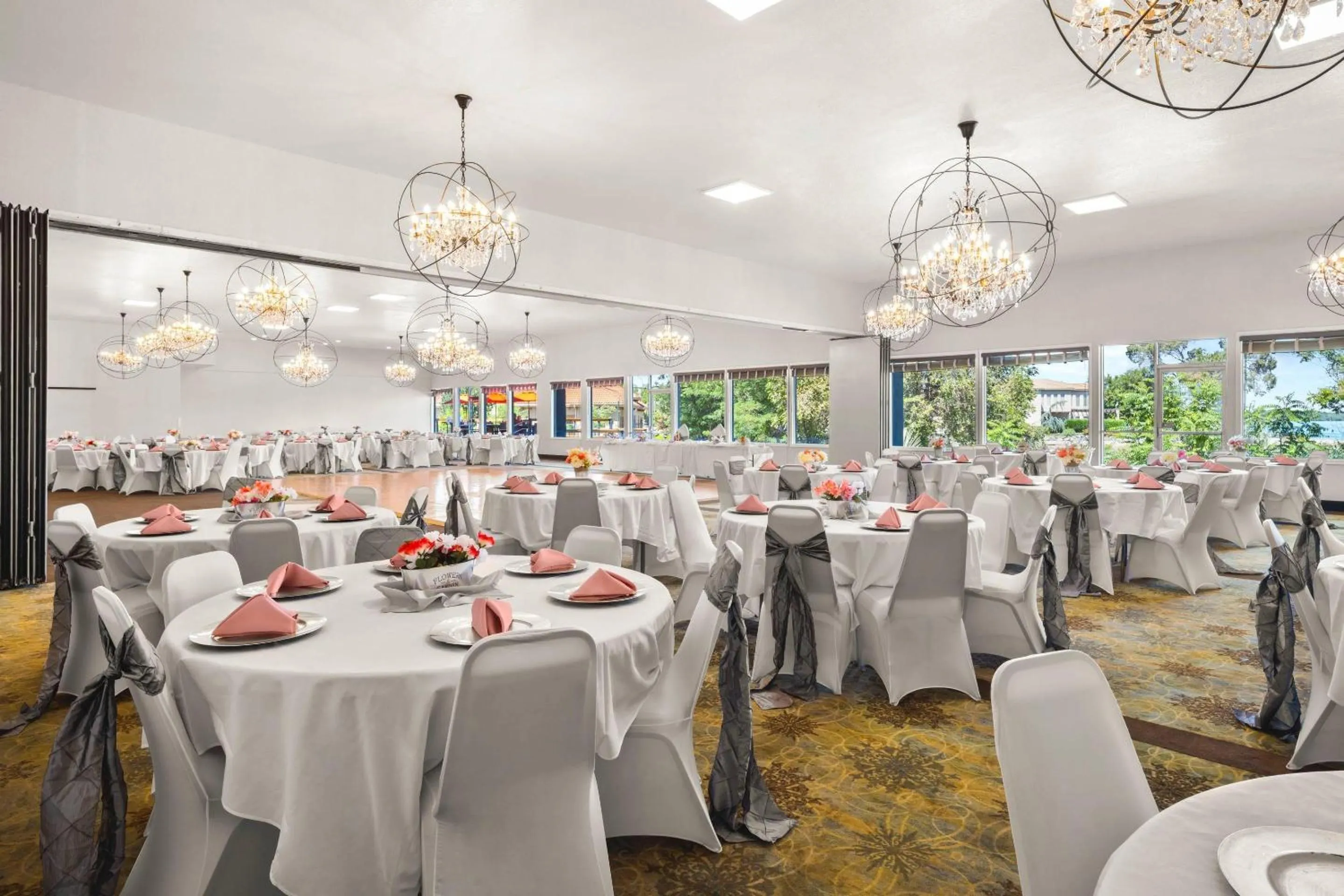 Meeting/conference room in Richland Riverfront Hotel, an Ascend Collection Hotel