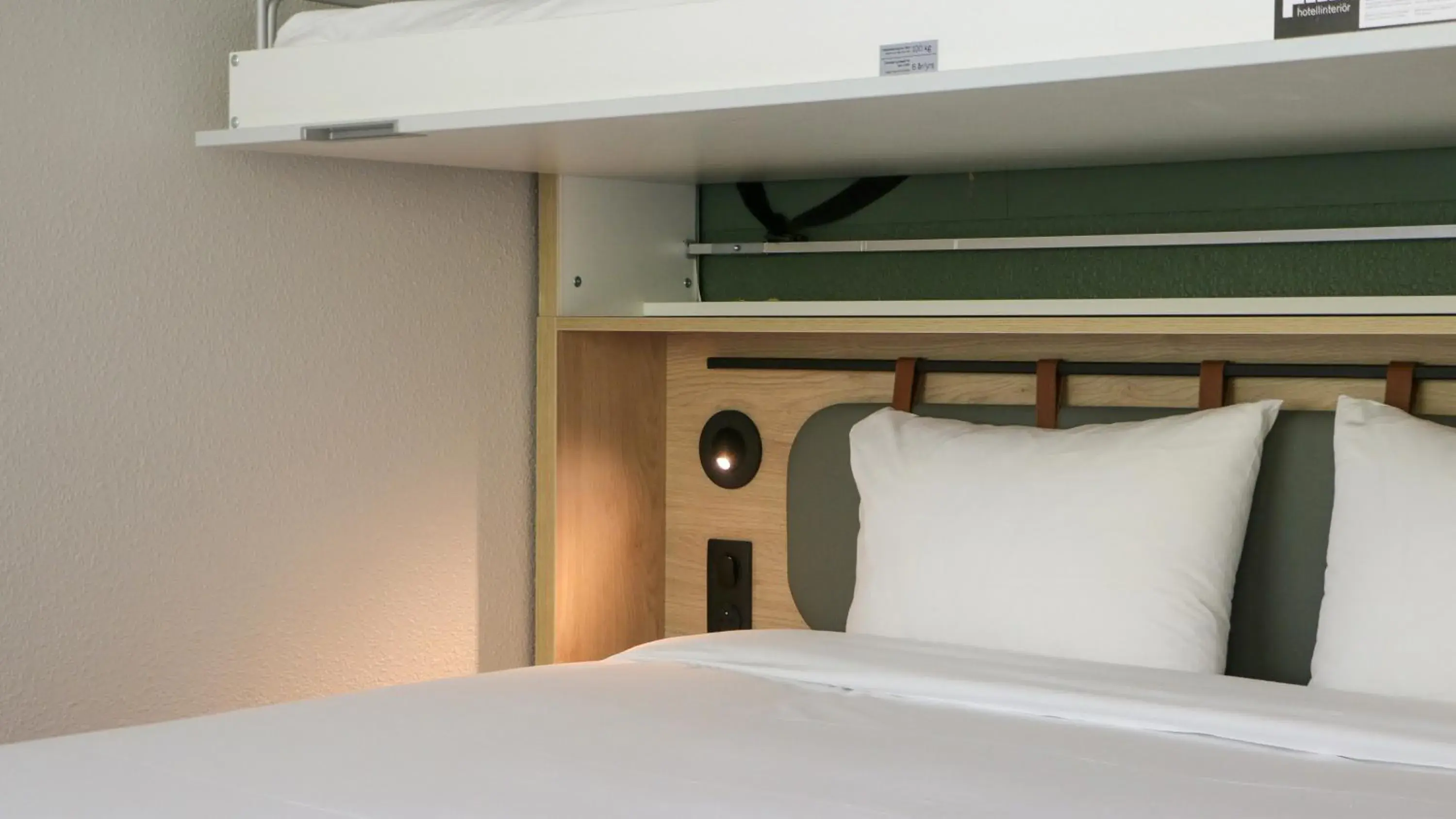 Bed in Campanile Lyon Ouest Tassin Bed in Campanile Lyon Ouest Tassin