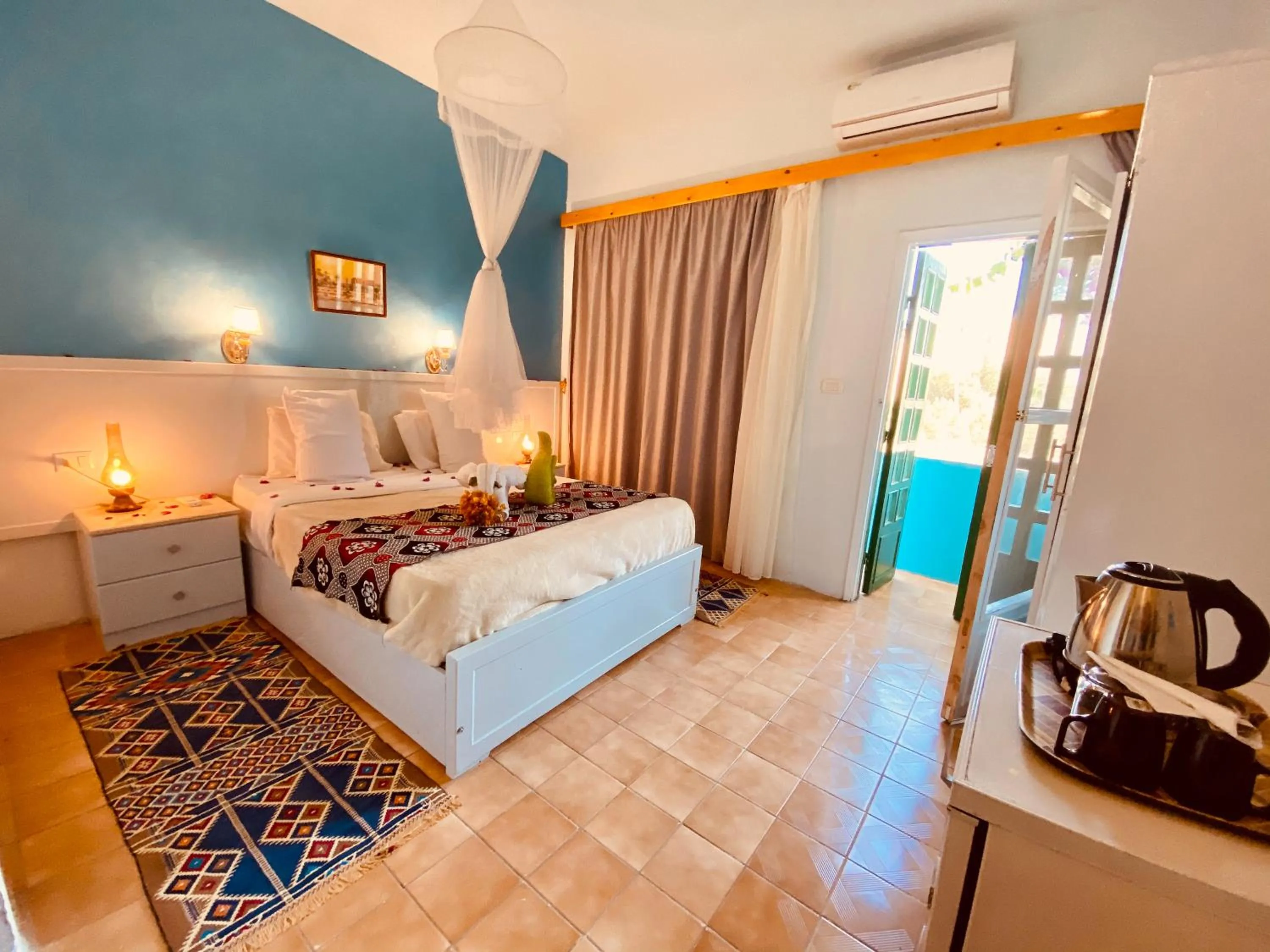 Photo of the whole room, Bed in El Gezira Hotel