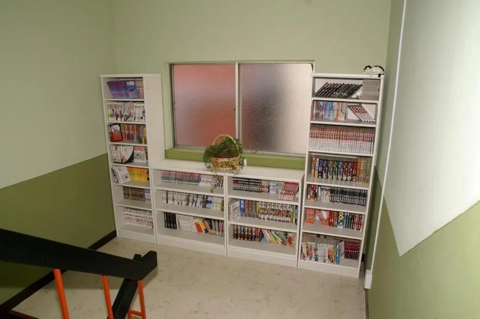 Library in Hostel Zen