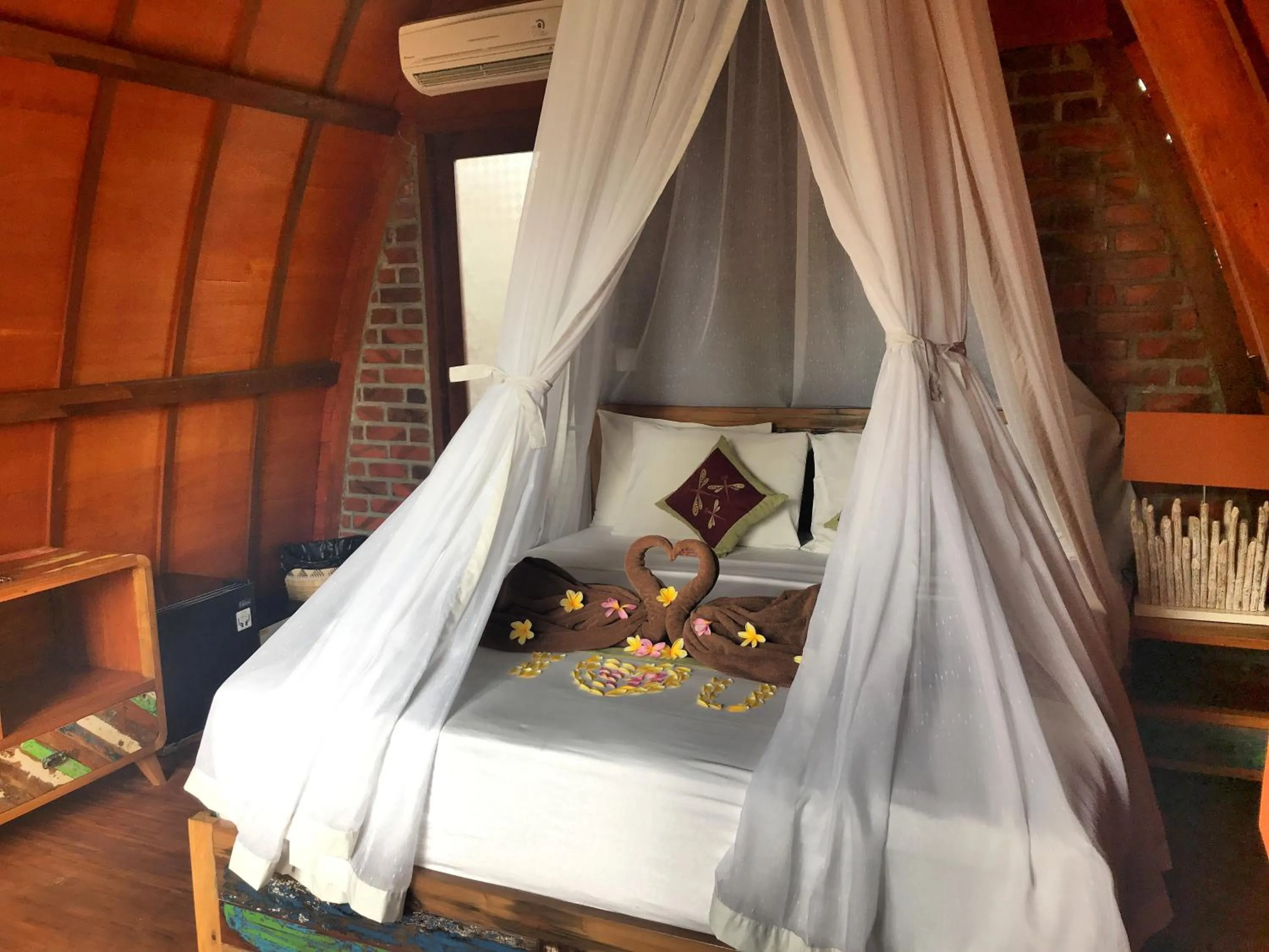 Bed in Balangan Sea View Bungalow