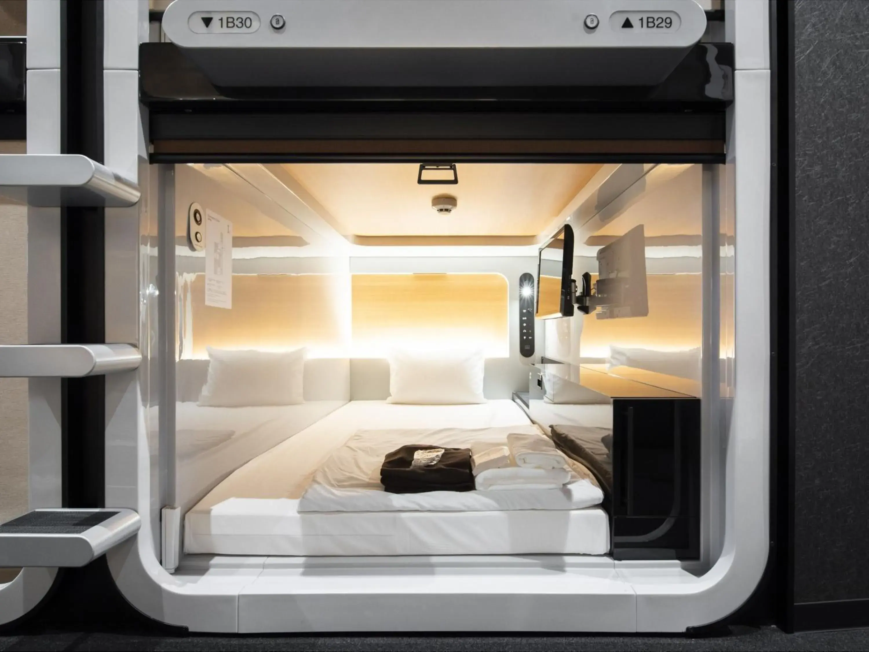 Photo of the whole room, Bed in FIRSTCABIN Kyoto Nijojo Photo of the whole room, Bed in FIRSTCABIN Kyoto Nijojo