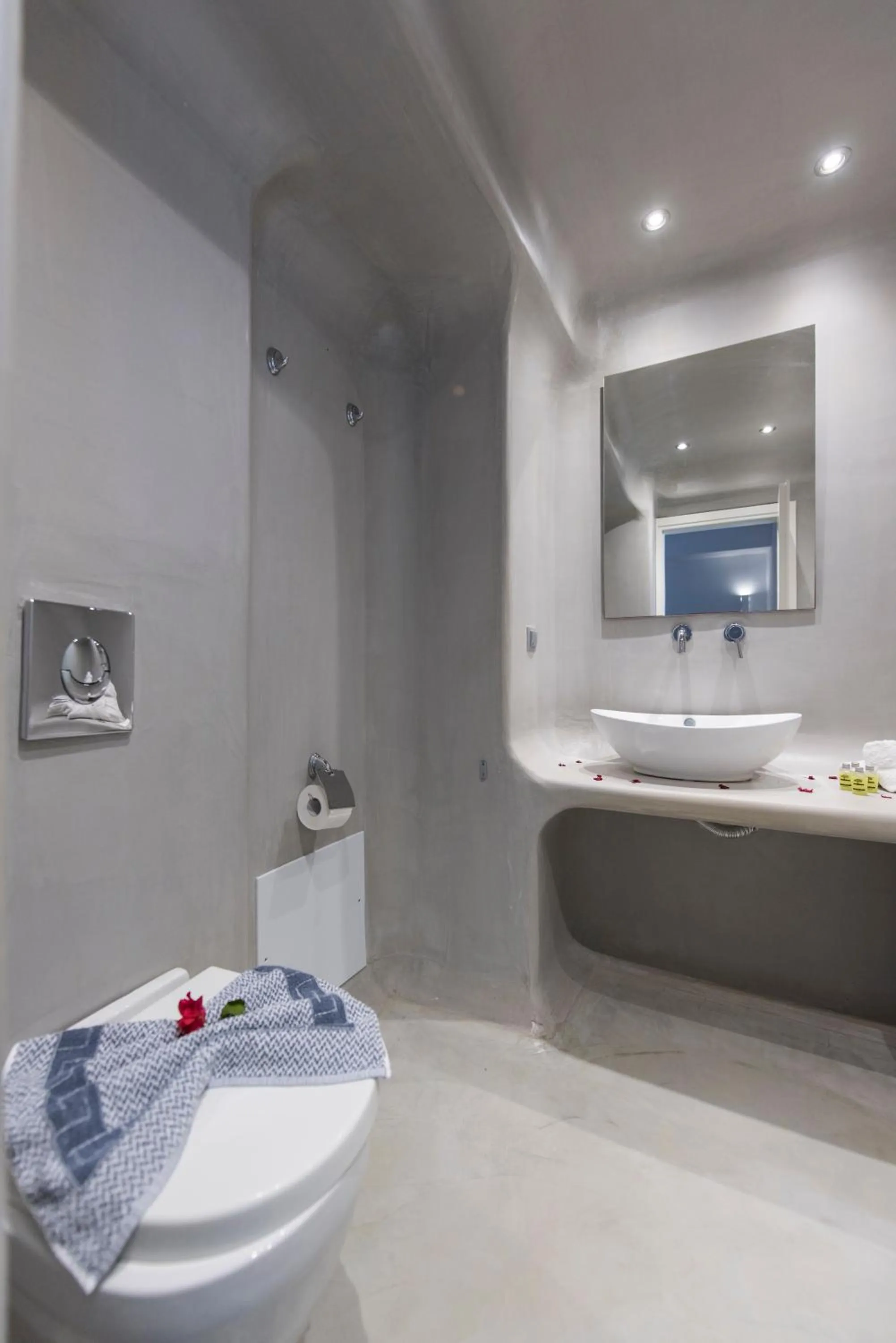 Bathroom in Blue Waves Suites & Apartments