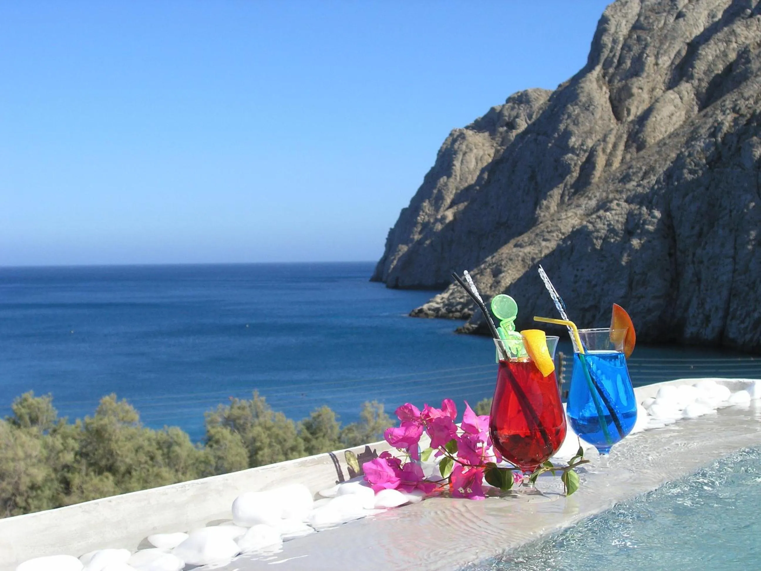 Drinks in Blue Waves Suites & Apartments