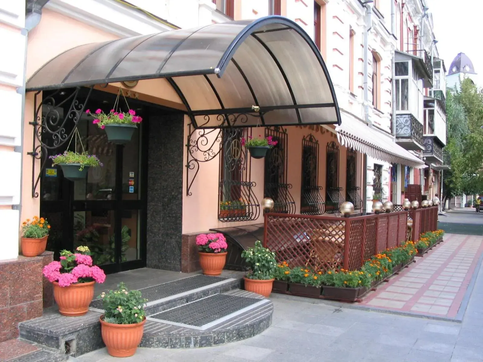 Domus Hotel-1 Domus Hotel-1