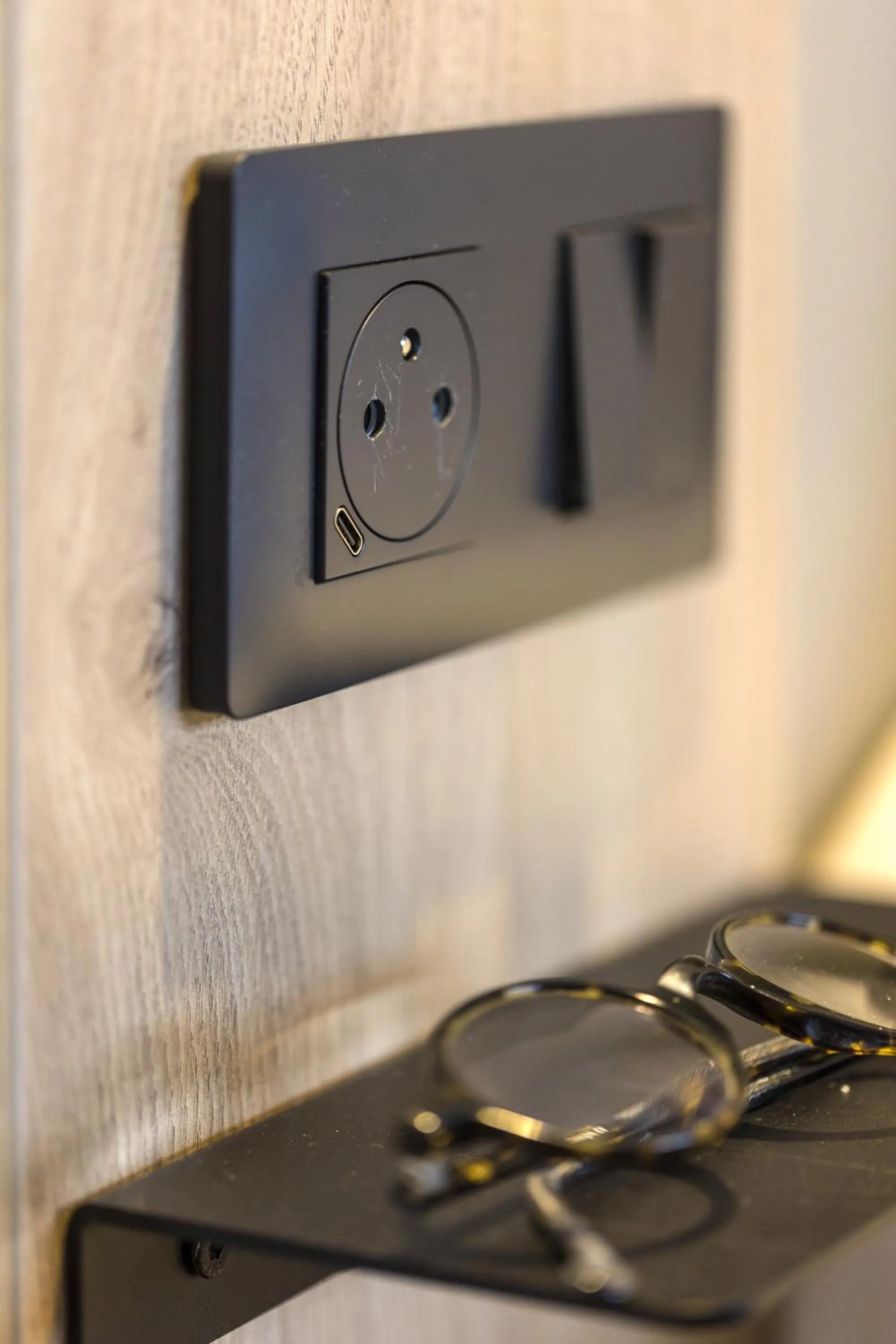 Bedroom in Campanile Le Mans Est