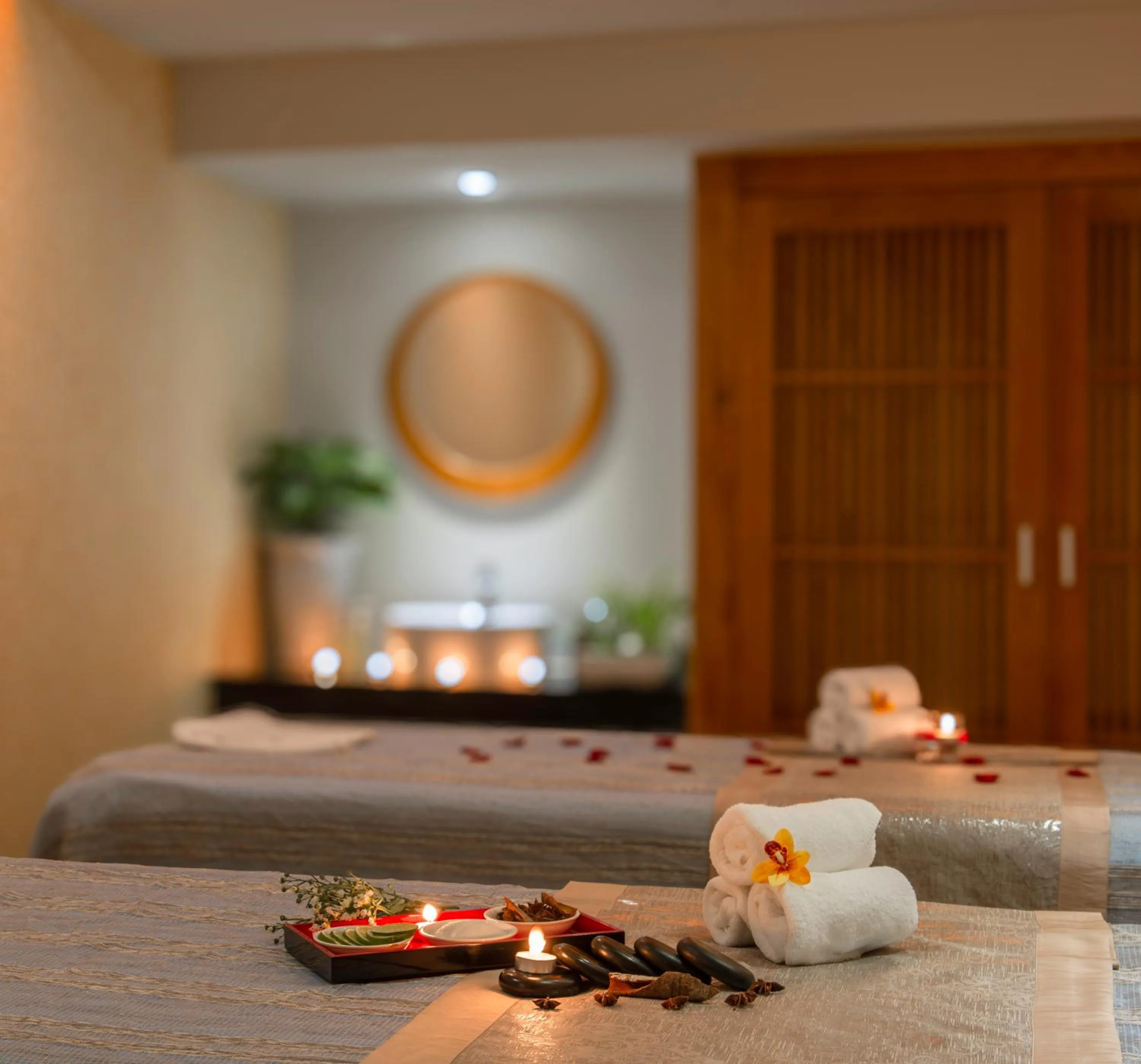 Spa and wellness centre/facilities, Bed in Havana Nha Trang Hotel