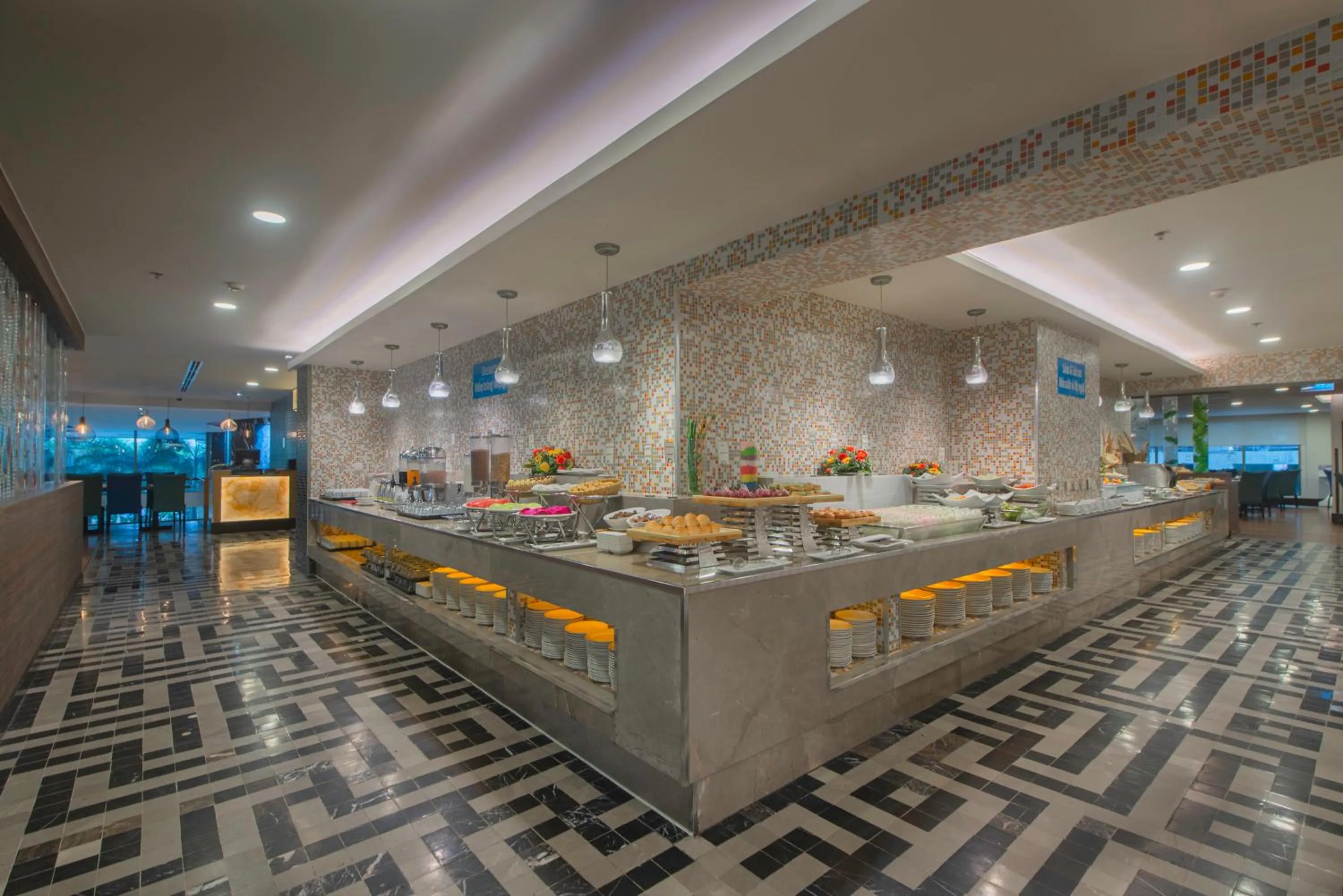 Restaurant/places to eat in Havana Nha Trang Hotel