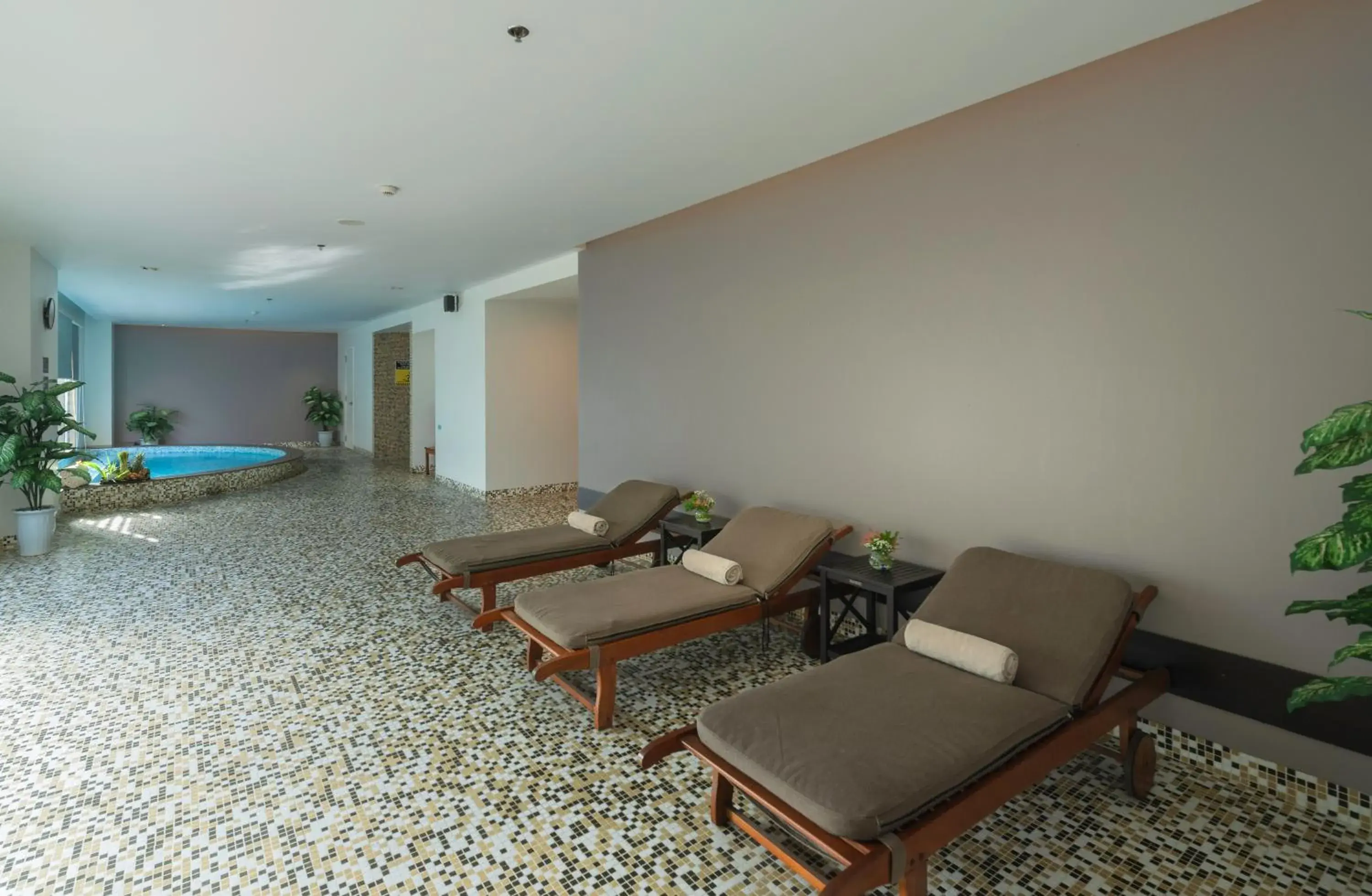 Swimming pool in Havana Nha Trang Hotel Swimming pool in Havana Nha Trang Hotel