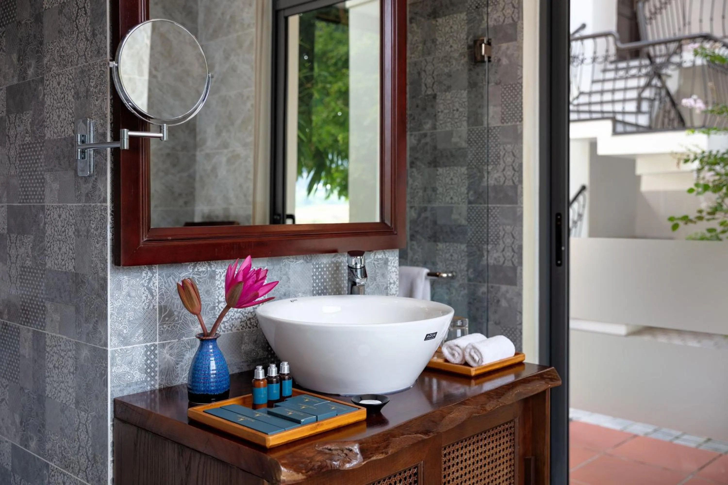 Bathroom in Tam Coc La Montagne Resort & Spa Ninh Binh