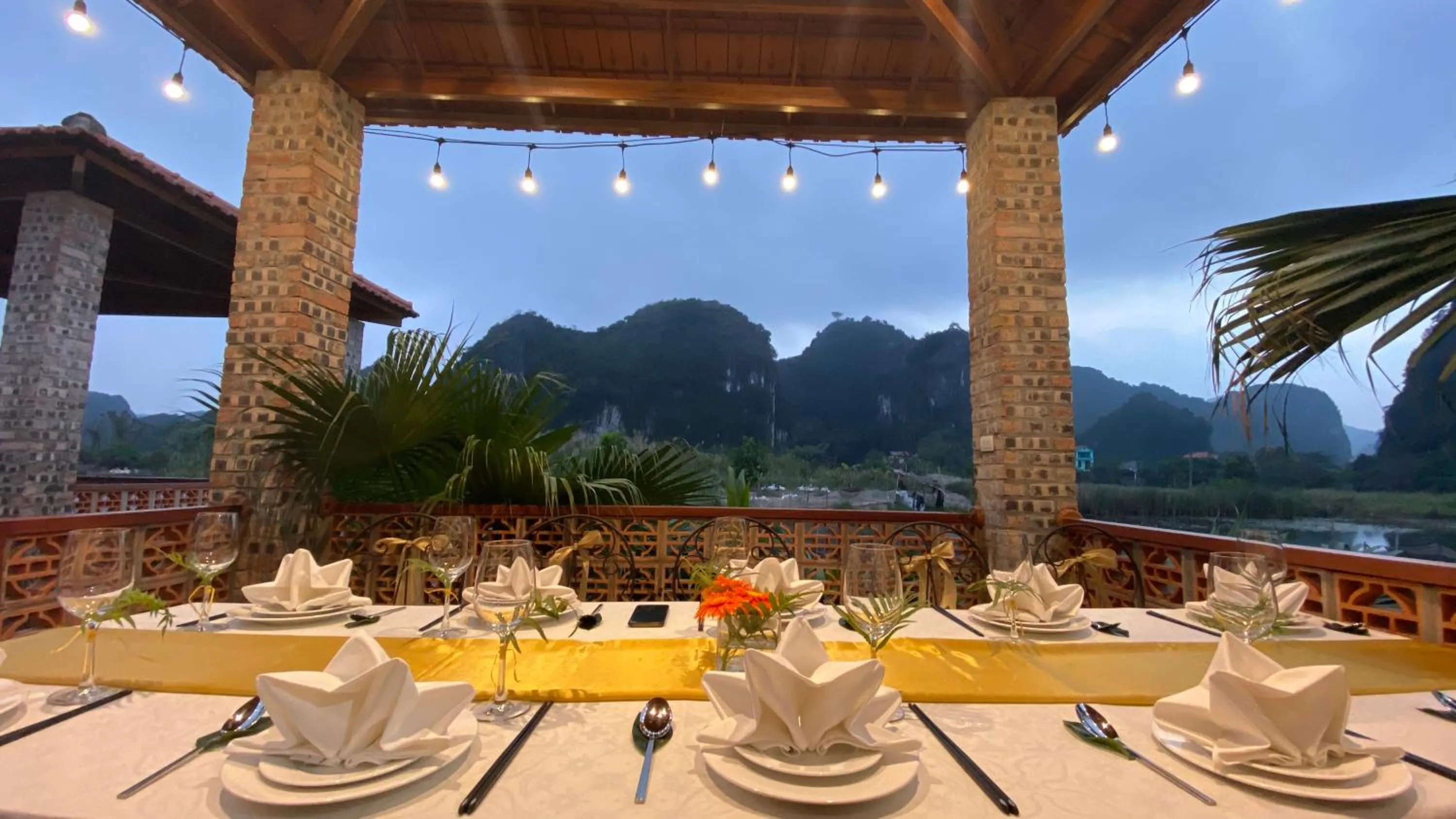 Tam Coc La Montagne Resort & Spa Ninh Binh