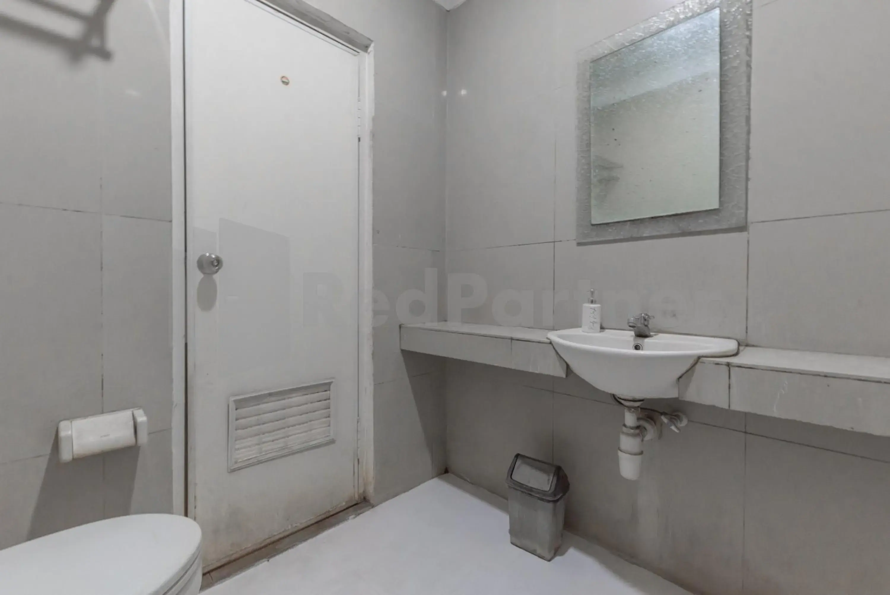 Bathroom in Hotel Wisma Dago ITB Bathroom in Hotel Wisma Dago ITB