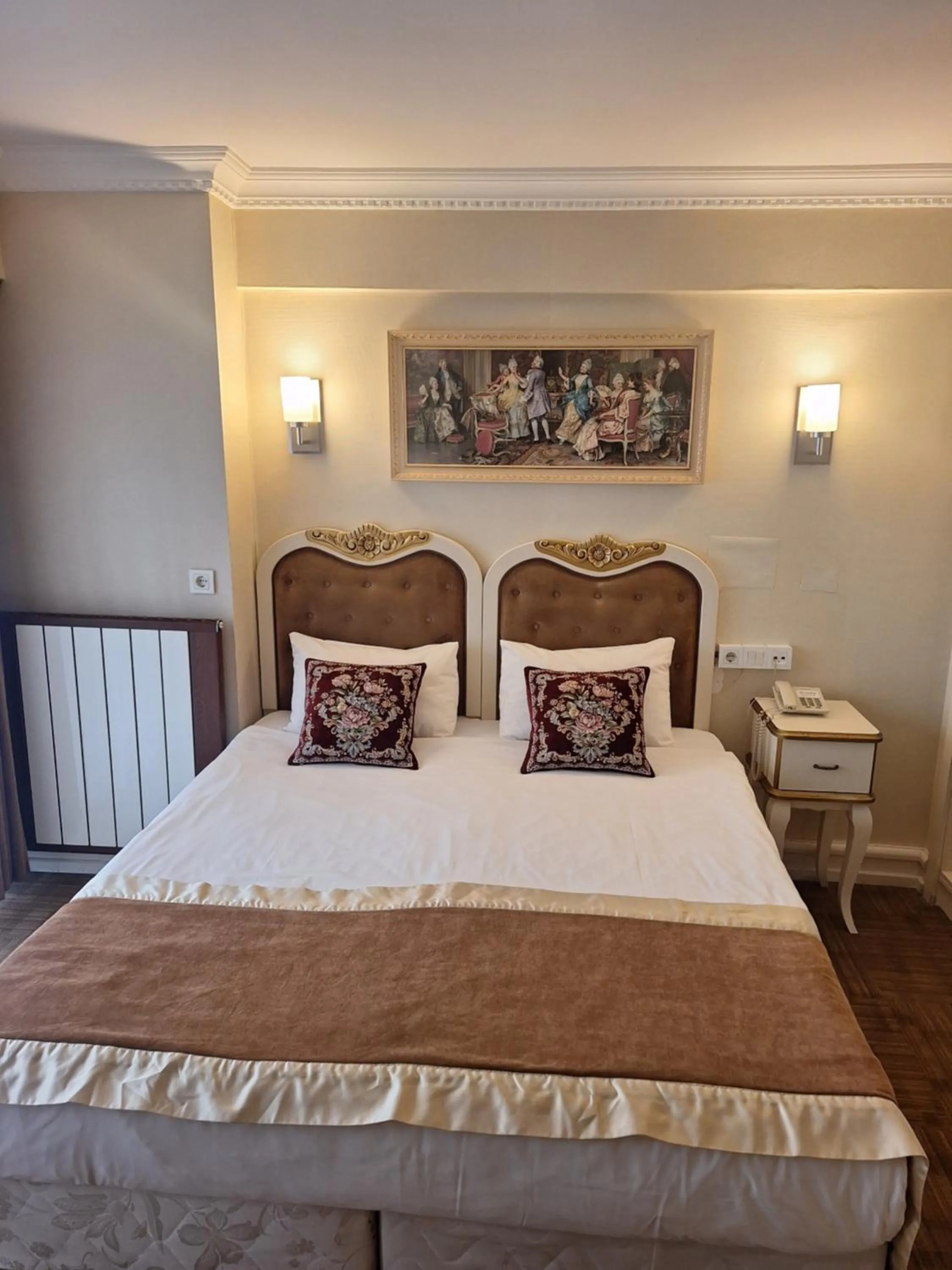 Photo of the whole room, Bed in Elysion Hotel