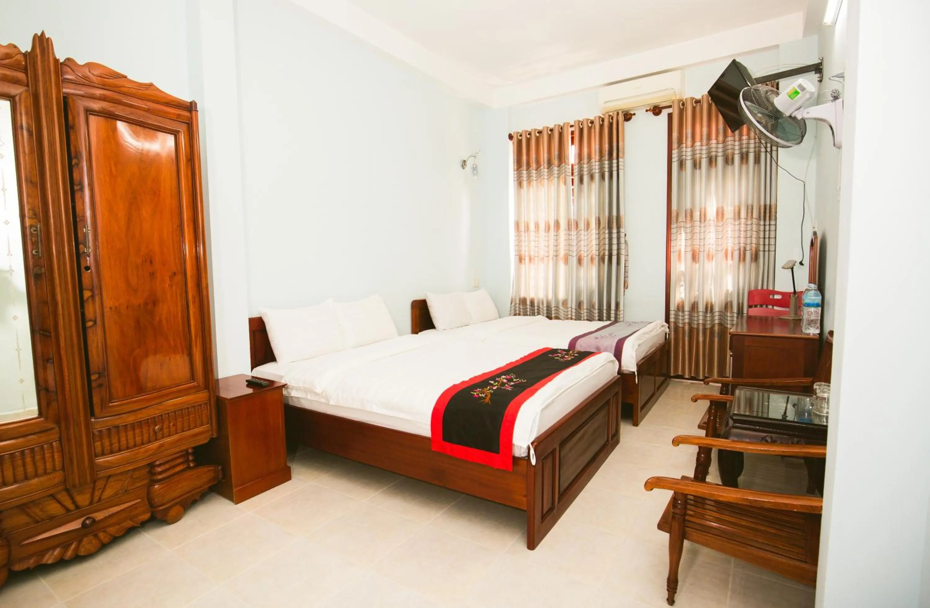 Photo of the whole room, Bed in Binh An hotel