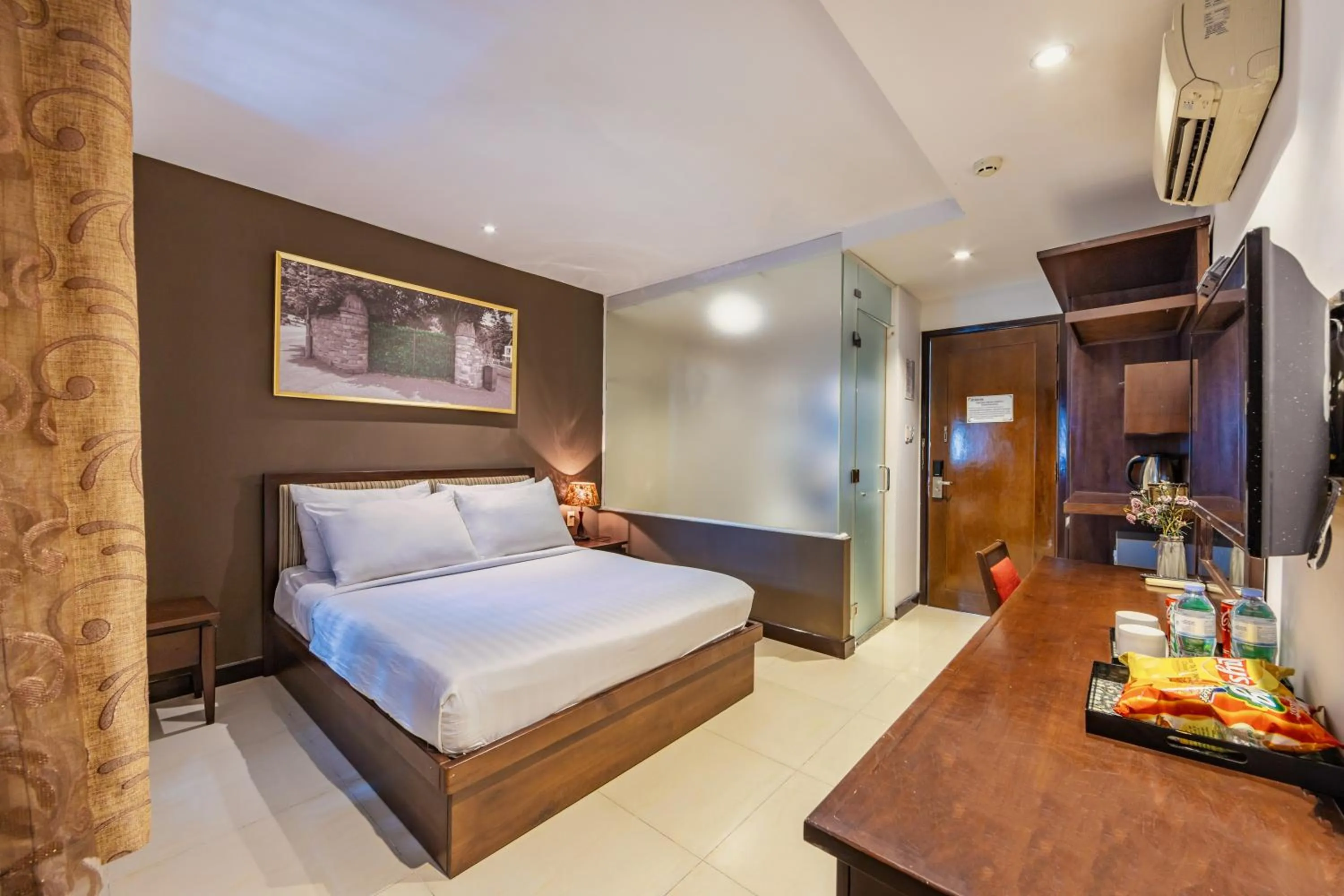 Photo of the whole room in The Noble Swan Central Dong Du Hotel