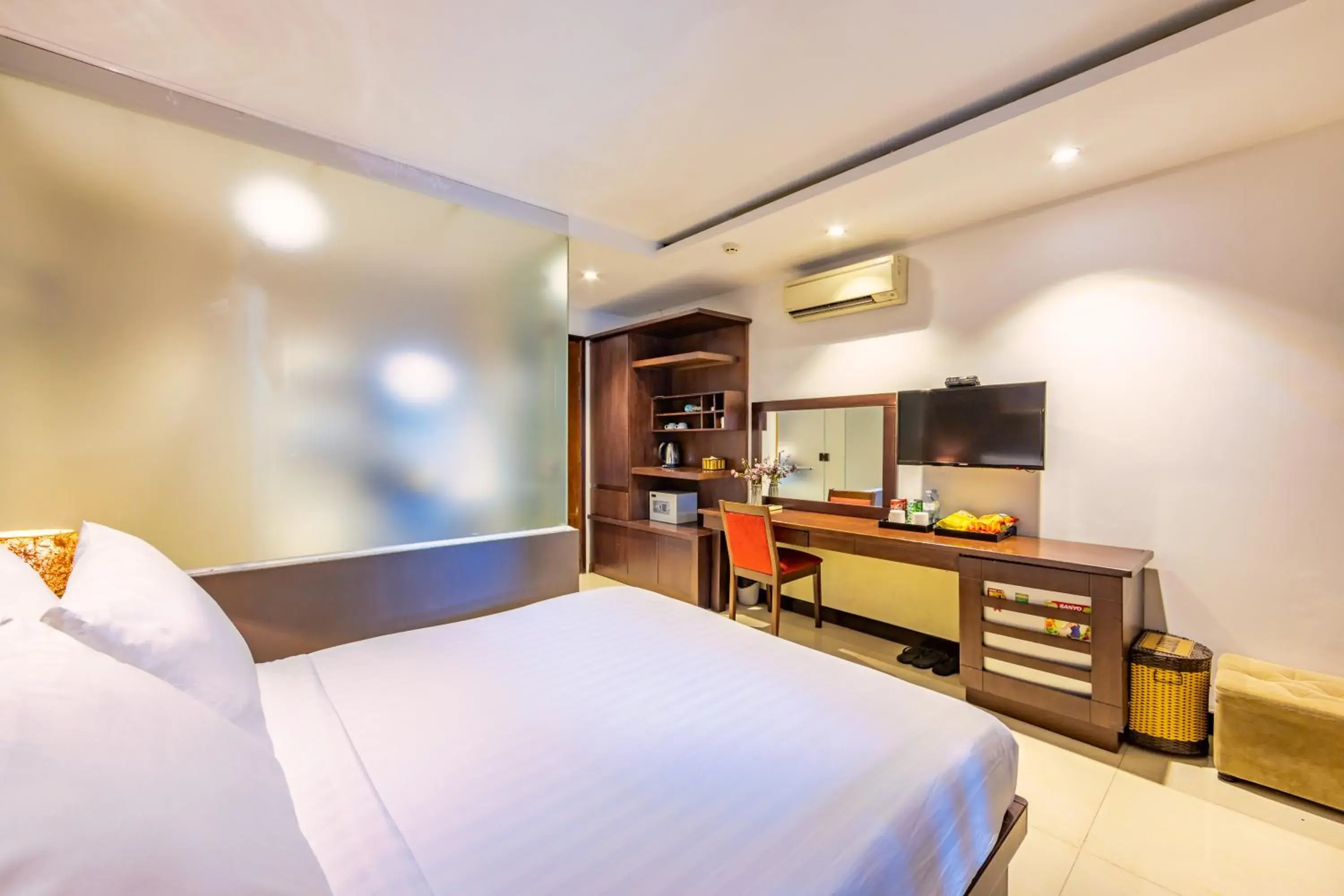 Bedroom in The Noble Swan Central Dong Du Hotel Bedroom in The Noble Swan Central Dong Du Hotel