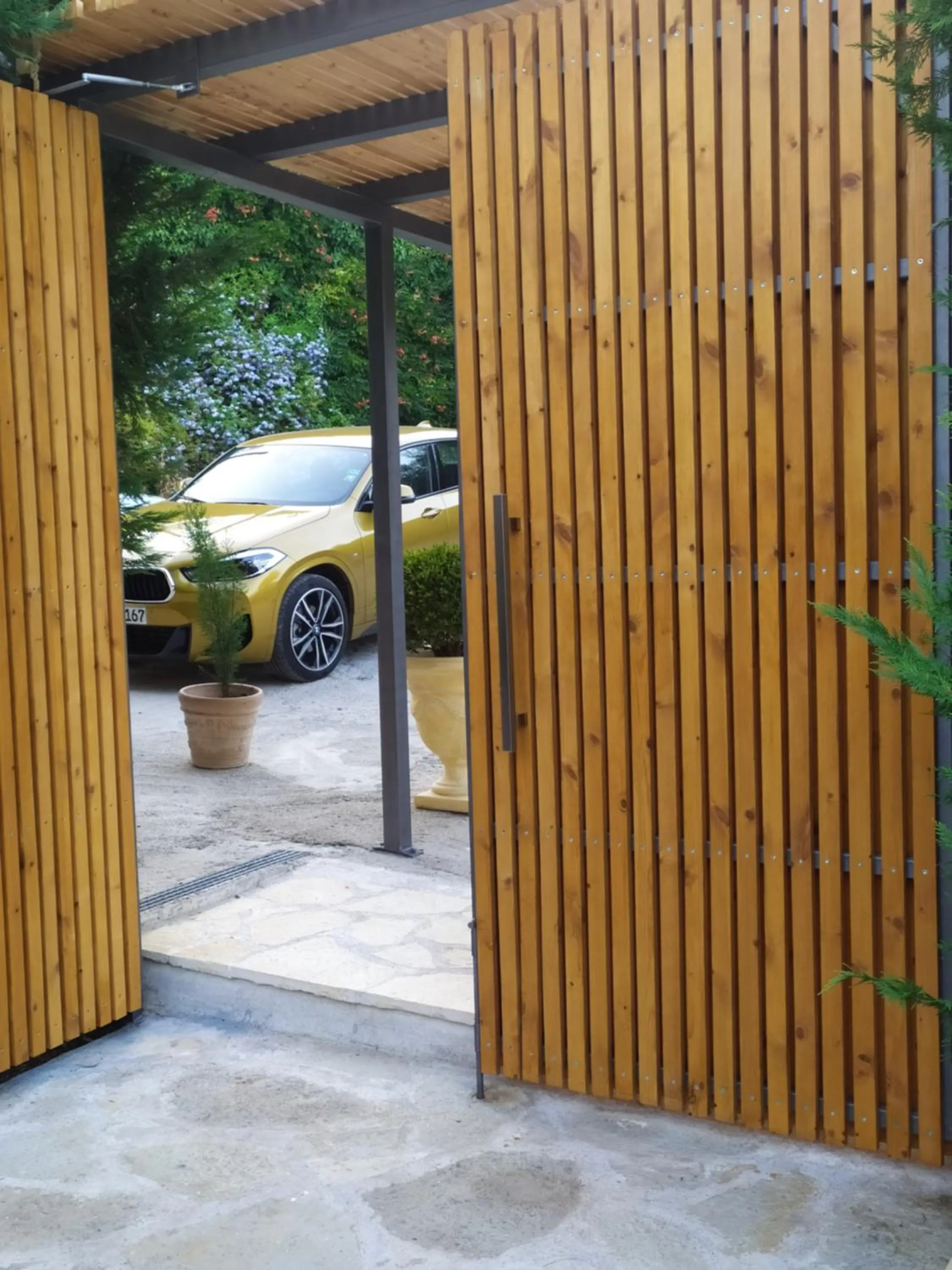Patio in Katsenos studios
