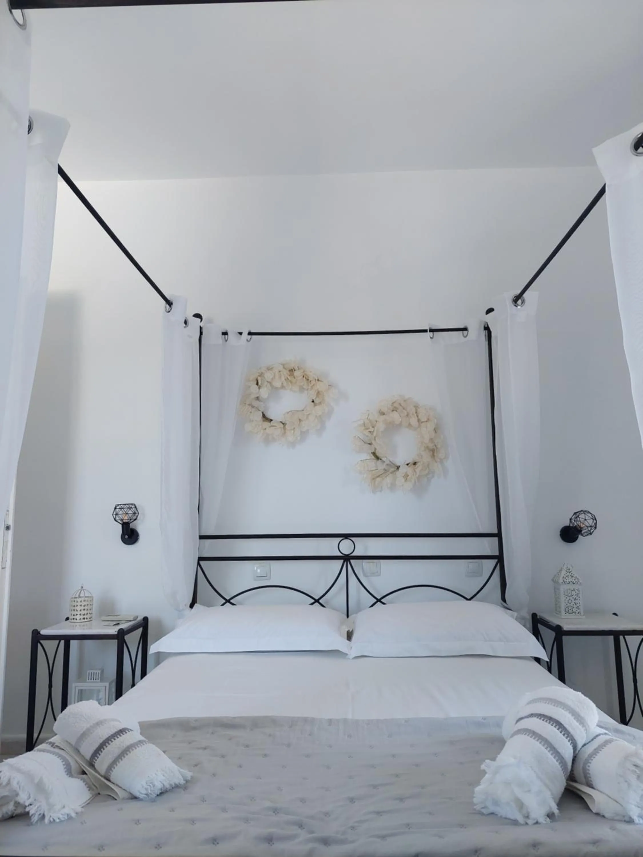 Anemelia Hotel Adamas
