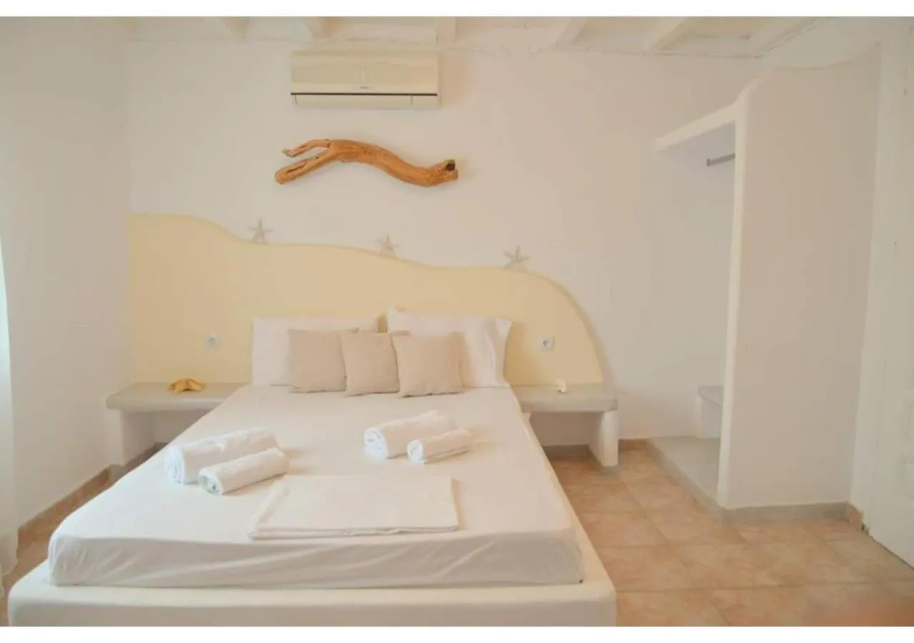 Anemelia Hotel Adamas