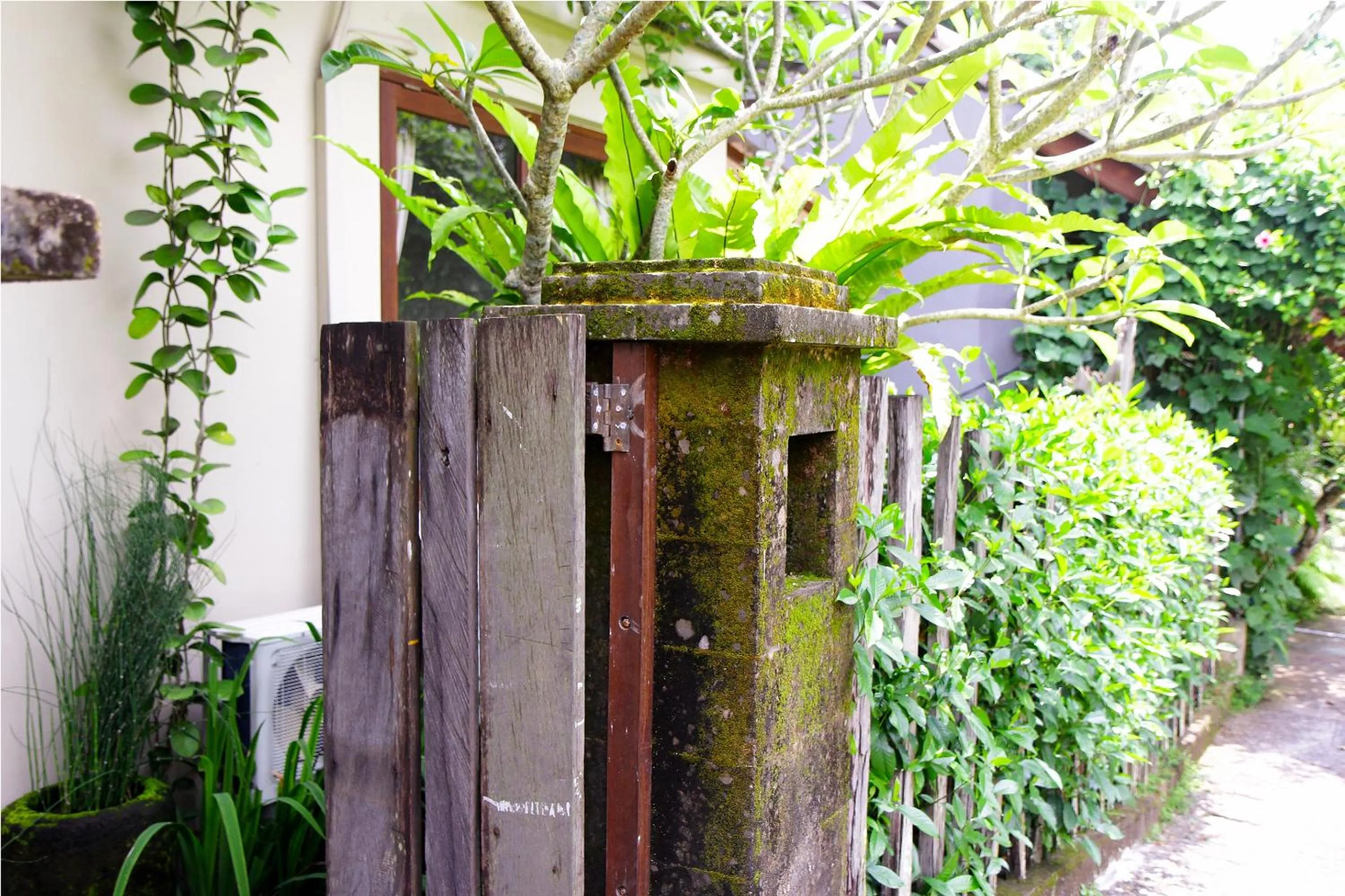 Facade/entrance in Rumah Taman