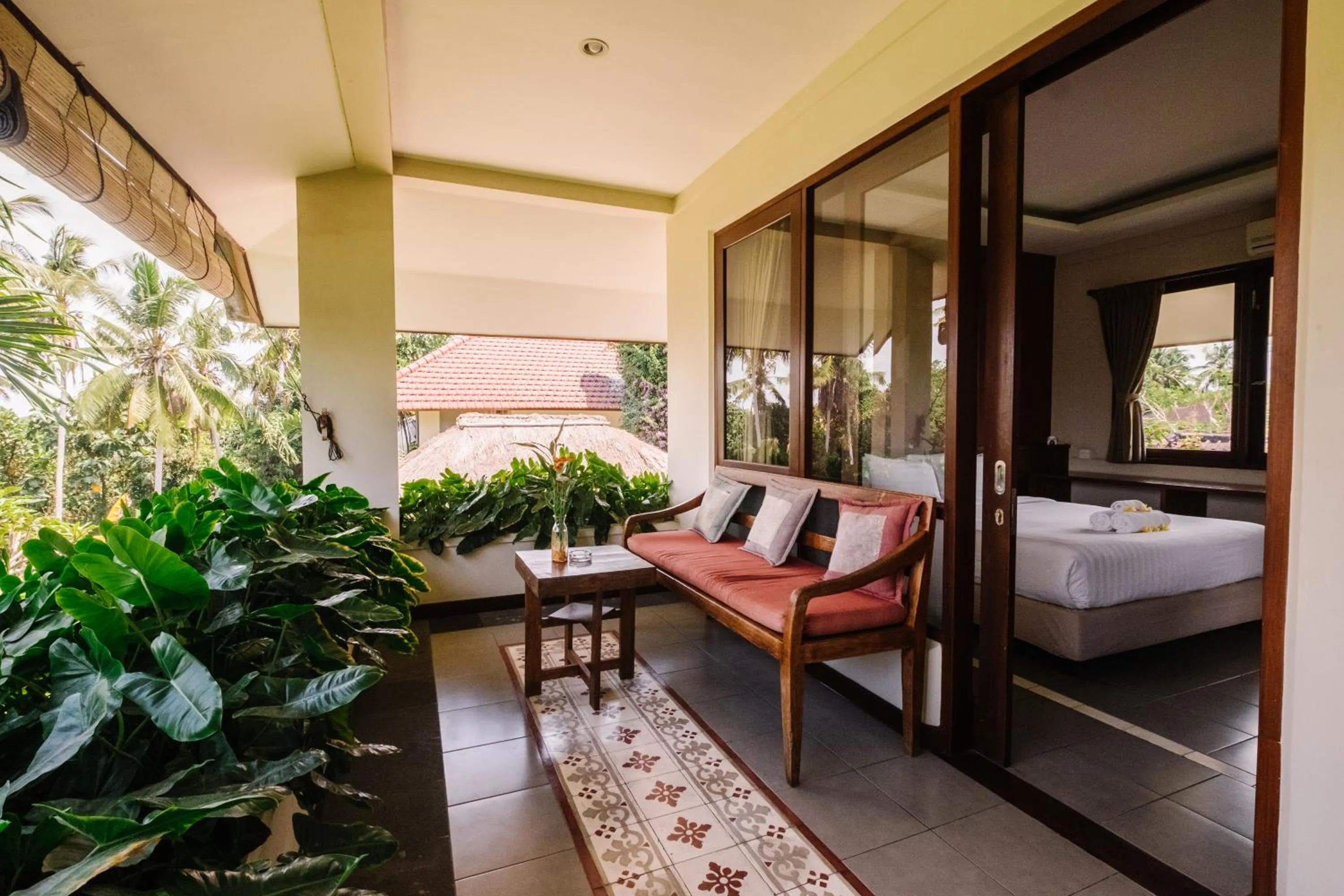 Balcony/Terrace, Bed in Rumah Taman