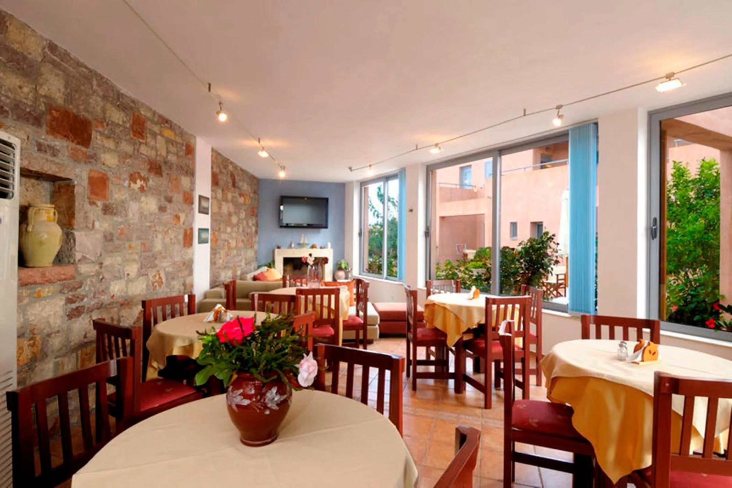 Restaurant/places to eat in Petradi