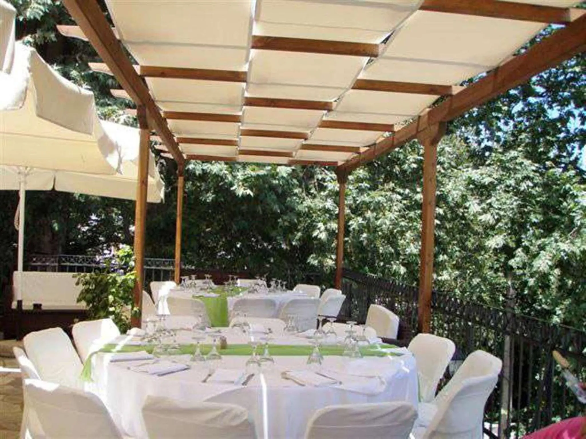 Patio in Hotel Atrapos