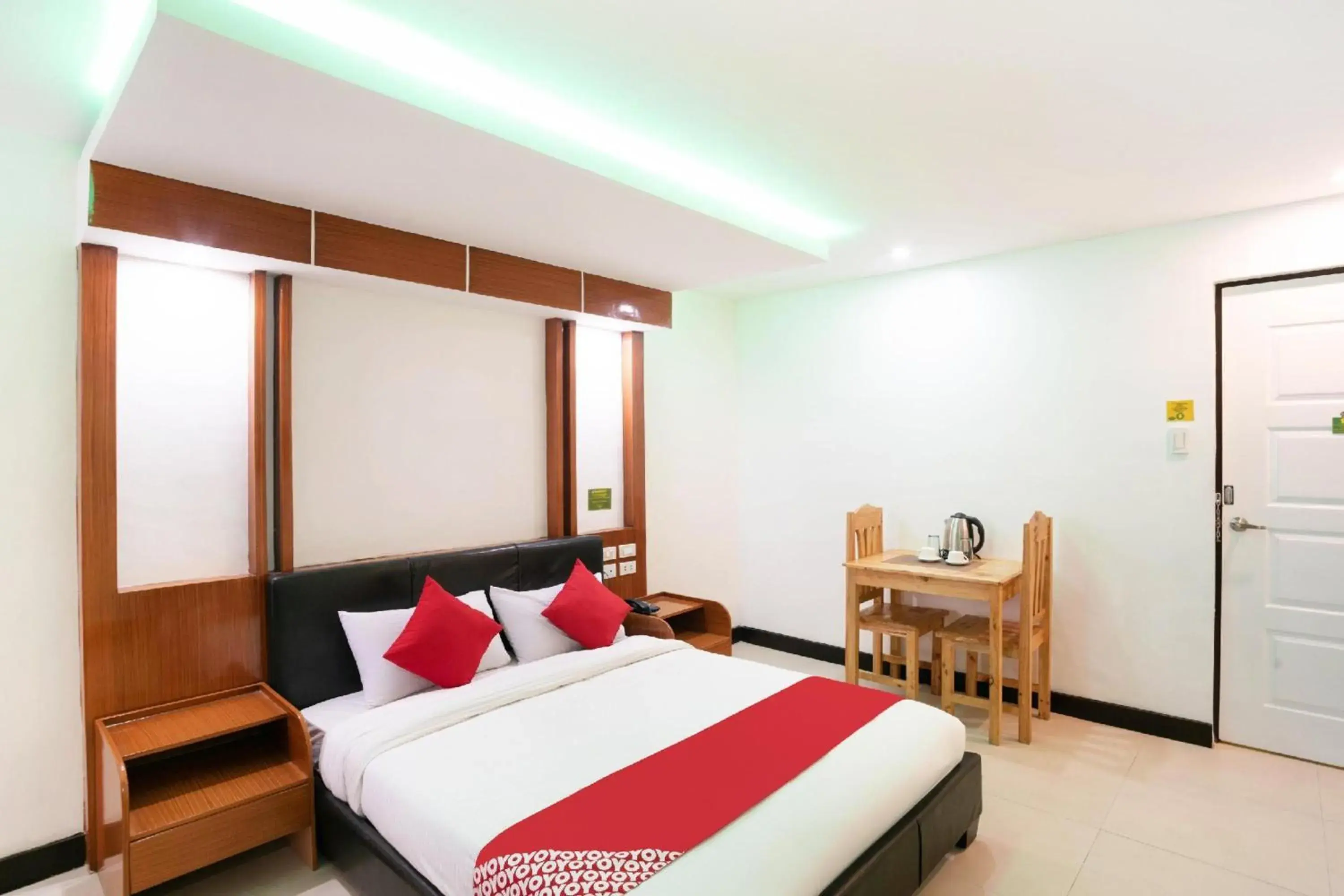 Photo of the whole room, Bed in OYO 195 Ranchotel - Biñan Photo of the whole room, Bed in OYO 195 Ranchotel - Biñan